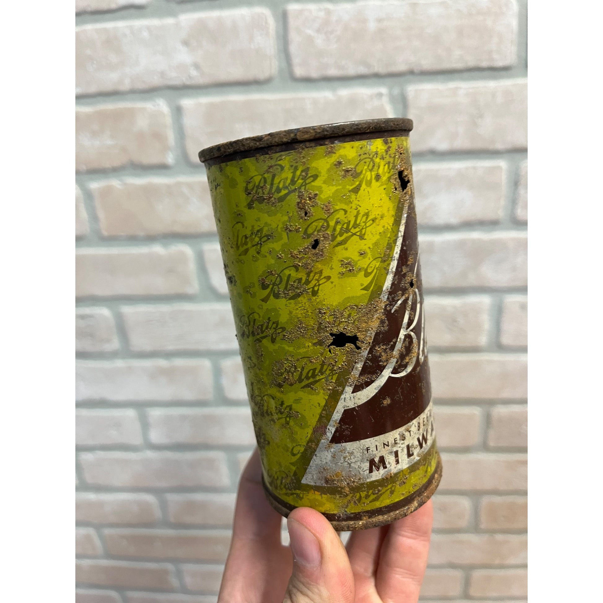 Blatz 1955 Christmas Beer Can Yellow Milwaukee Vintage Flat Top Steel
