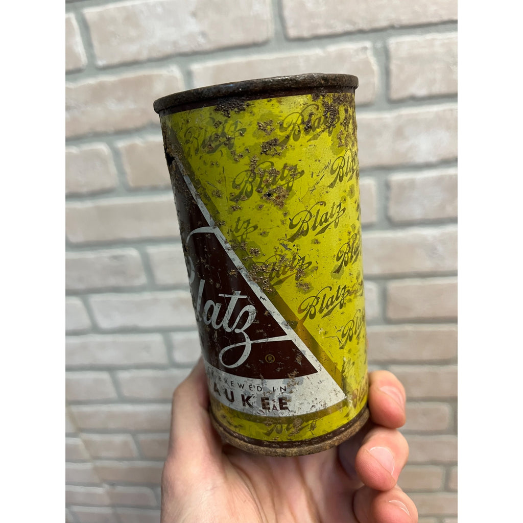 Blatz 1955 Christmas Beer Can Yellow Milwaukee Vintage Flat Top Steel