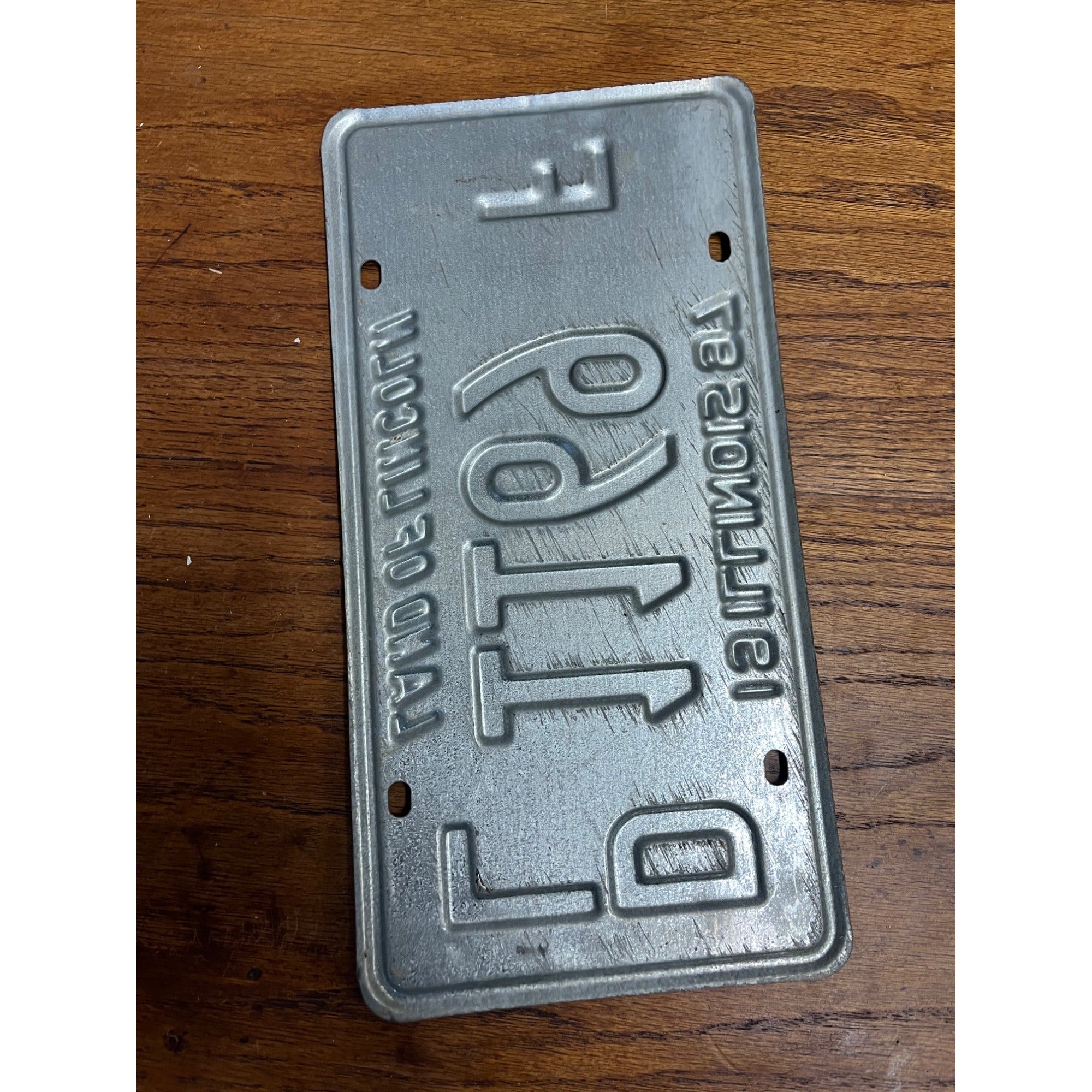 Original 1997 Illinois Dealer Dealership License Plate DL 1169 Purple Beige