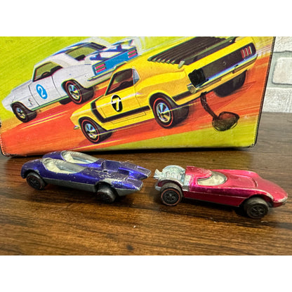 Vintage 1969 Mattel Hot Wheels Collectors Race Case 24 Cars #4976 - w/ 2 Cars