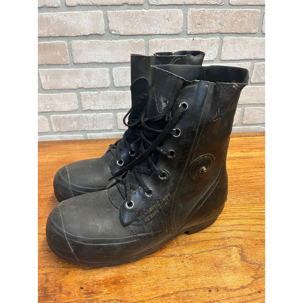 Vintage 1971 US Military Mickey Mouse Extreme Cold Boots Black 10R w/ Valve