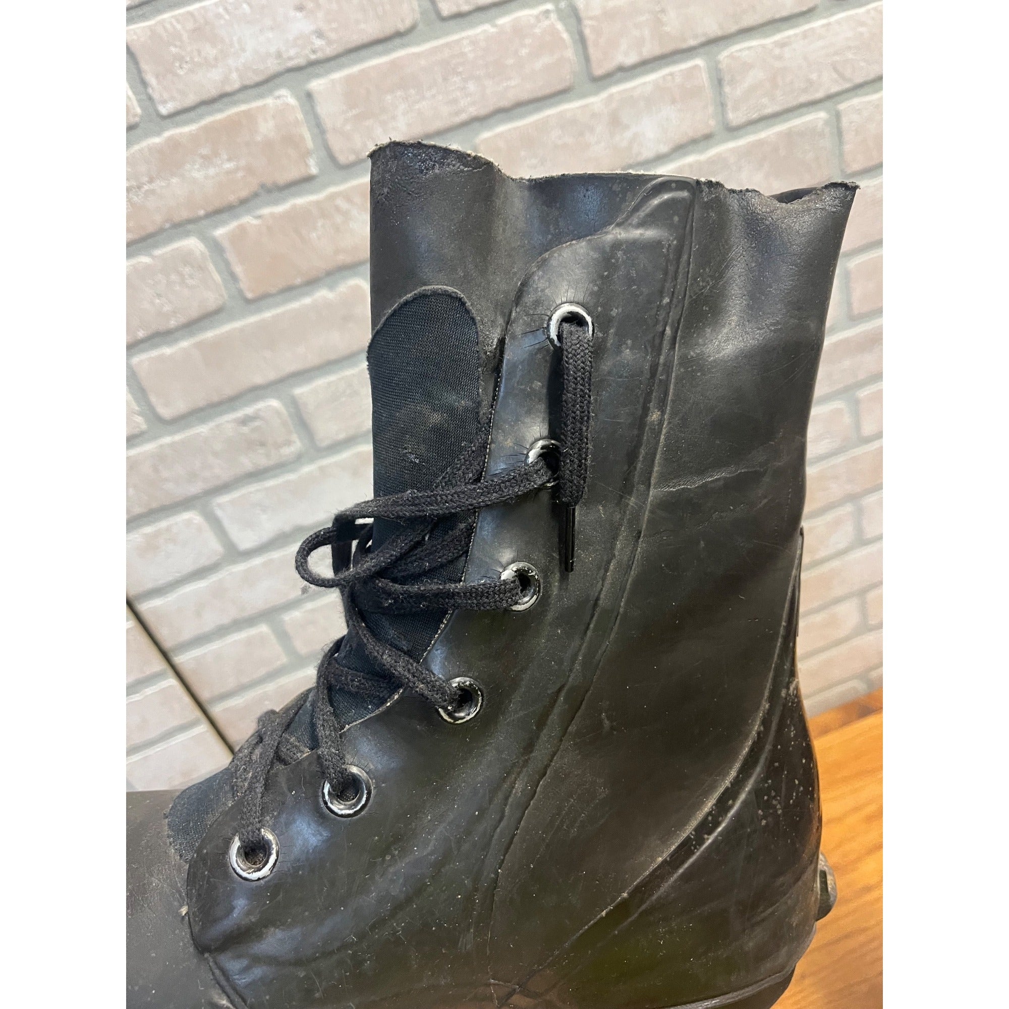 Vintage 1971 US Military Mickey Mouse Extreme Cold Boots Black 10R w/ Valve