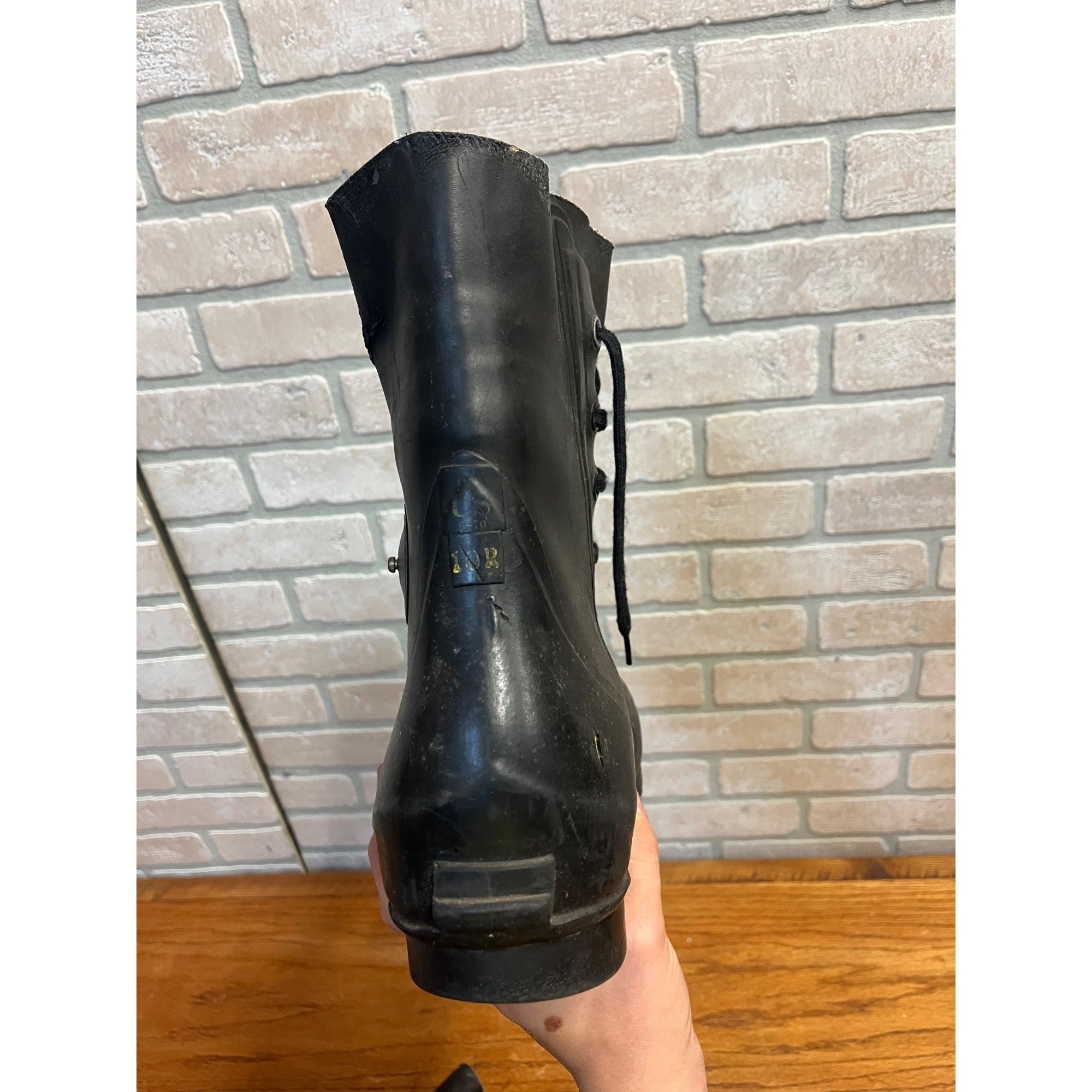 Vintage 1971 US Military Mickey Mouse Extreme Cold Boots Black 10R w/ Valve