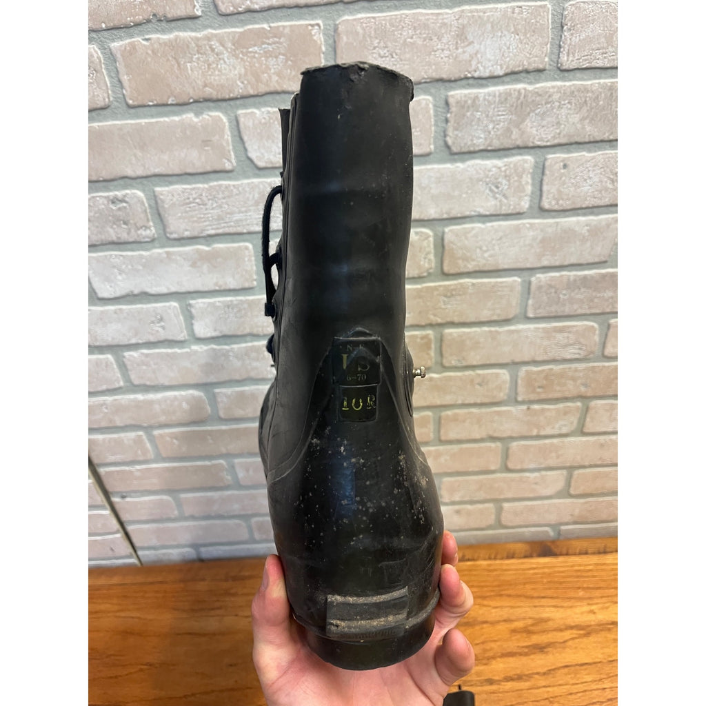 Vintage 1971 US Military Mickey Mouse Extreme Cold Boots Black 10R w/ Valve