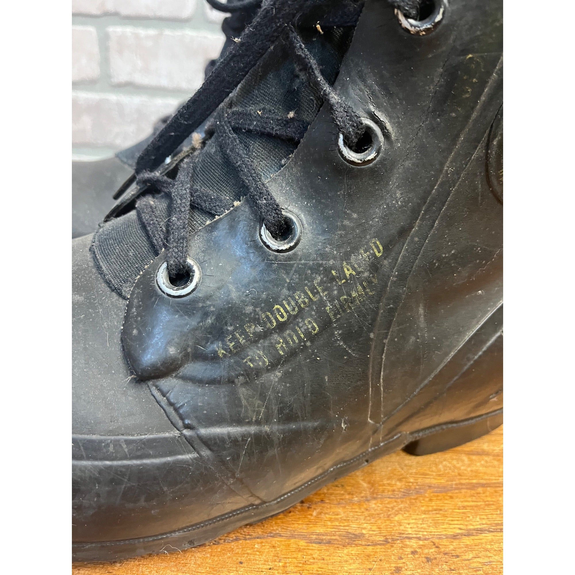Vintage 1971 US Military Mickey Mouse Extreme Cold Boots Black 10R w/ Valve