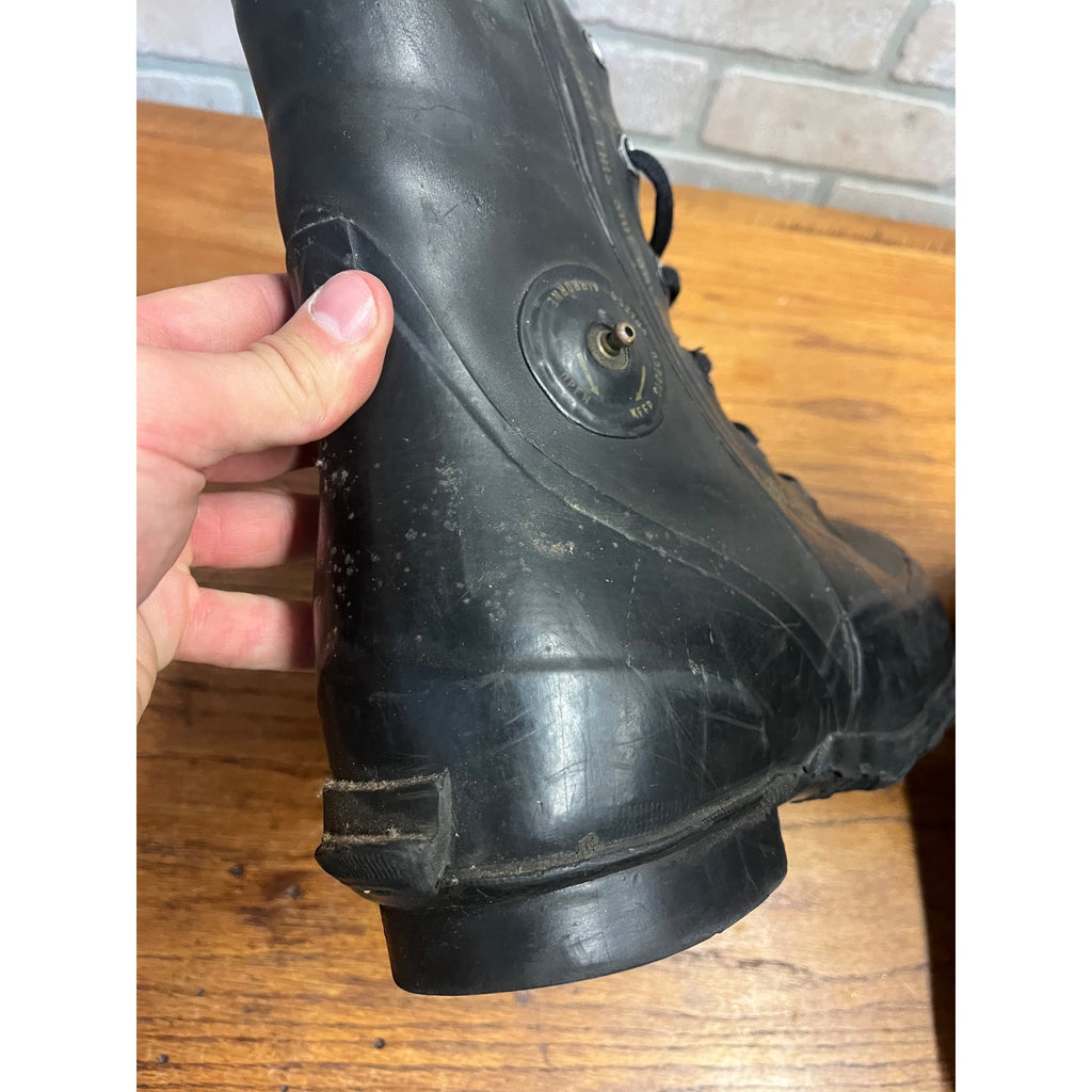 Vintage 1971 US Military Mickey Mouse Extreme Cold Boots Black 10R w/ Valve