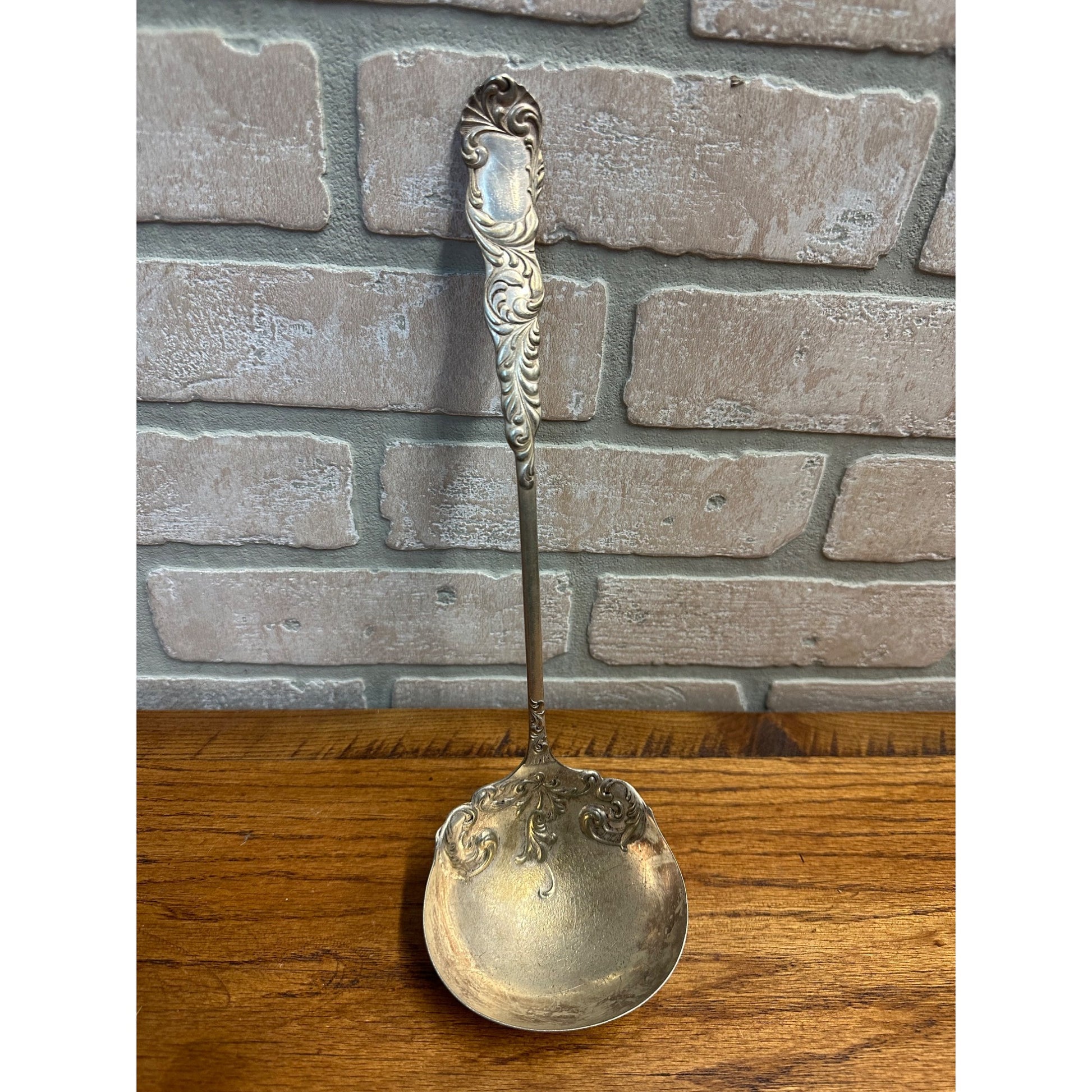 Holmes Edwards XIV Silverplate Soup Sauce Serving Ladle Spoon Rialto Pattern 12"