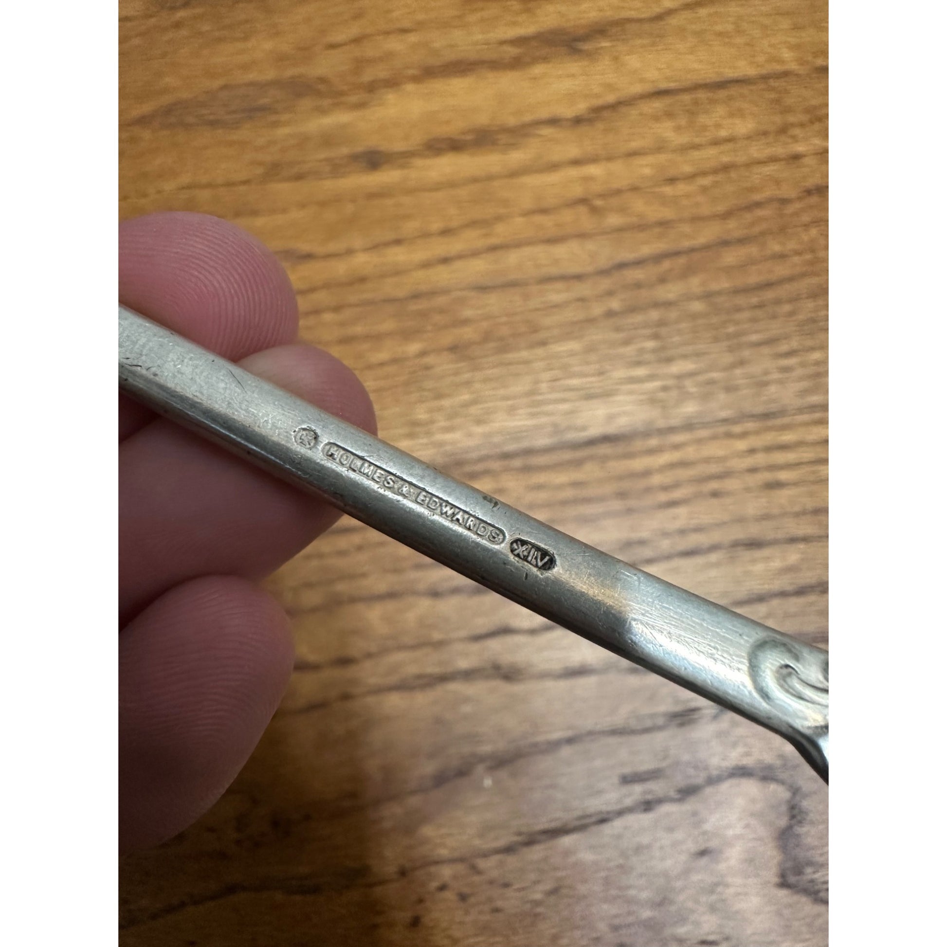 Holmes Edwards XIV Silverplate Soup Sauce Serving Ladle Spoon Rialto Pattern 12"