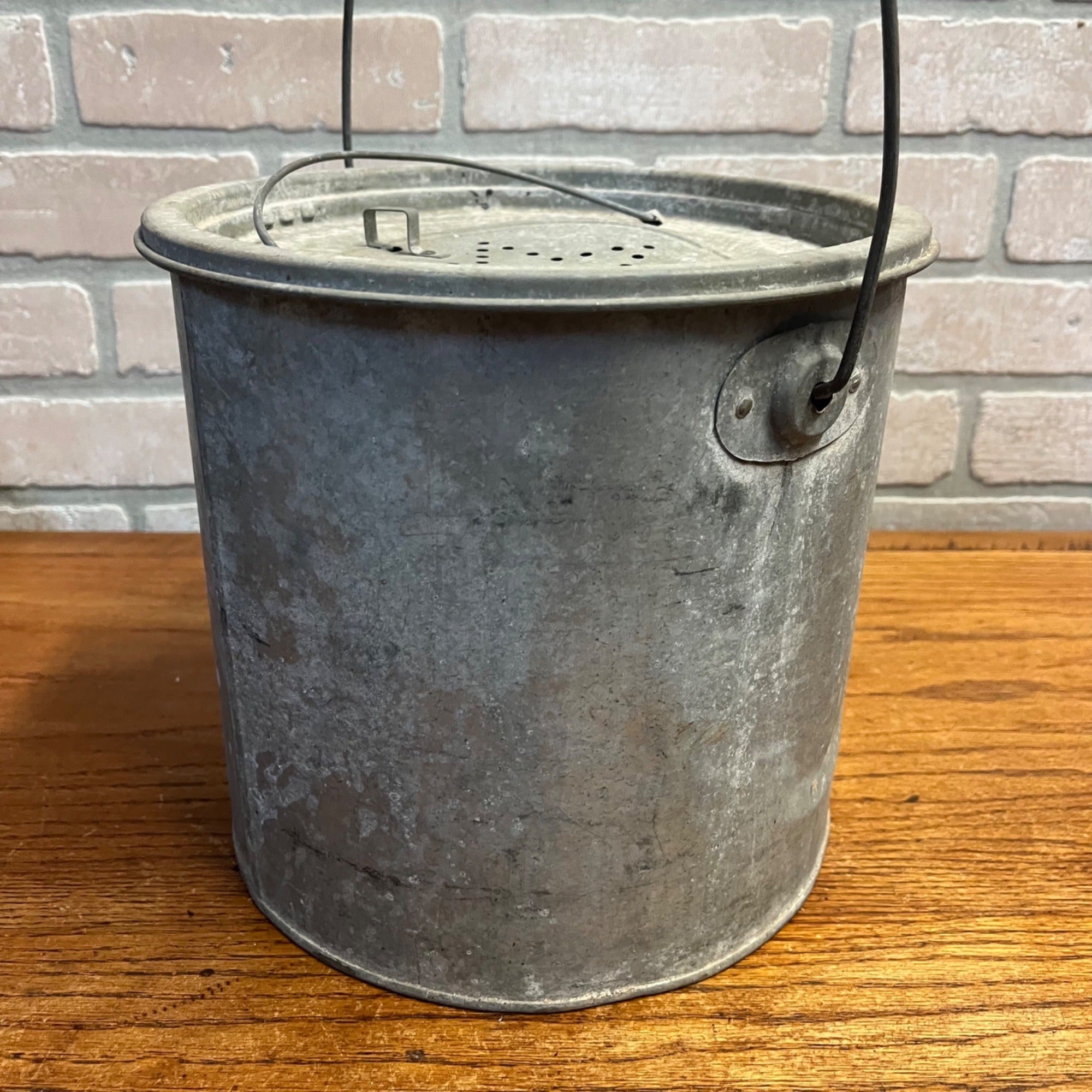 Vintage Metal Full Floating Min-O-Life Minnow Bucket With Lid and Handle Frabill MFG. Co., Milwaukee, WI Primitive Cabin Decor
