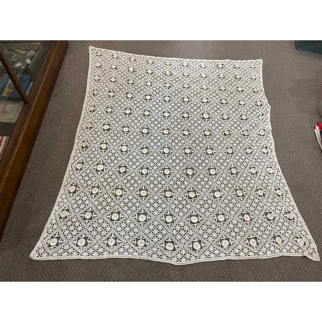 Vintage Hand Stitched Embroidered Floral Bed Coverlet Or Table Cloth 60"x68"