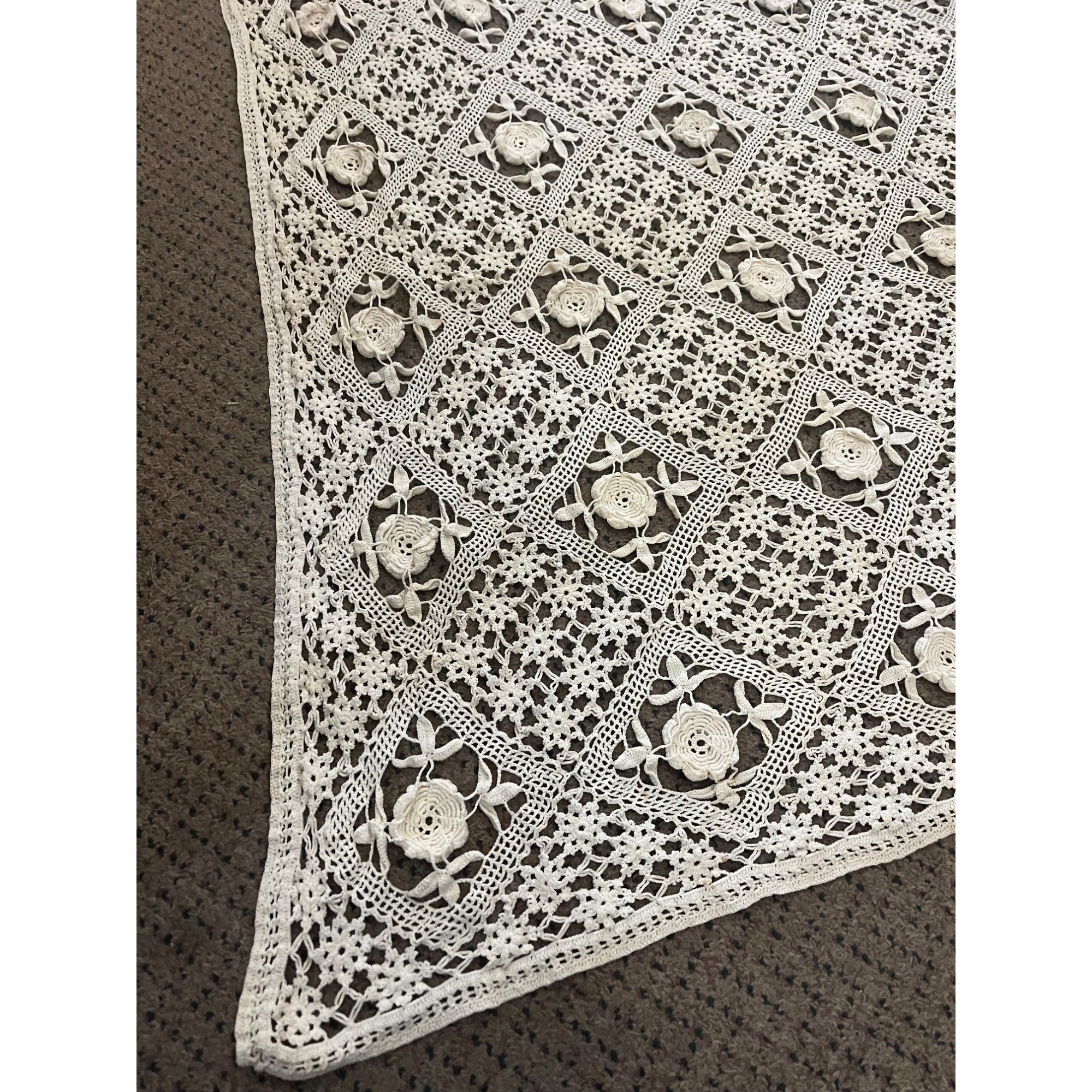 Vintage Hand Stitched Embroidered Floral Bed Coverlet Or Table Cloth 60"x68"