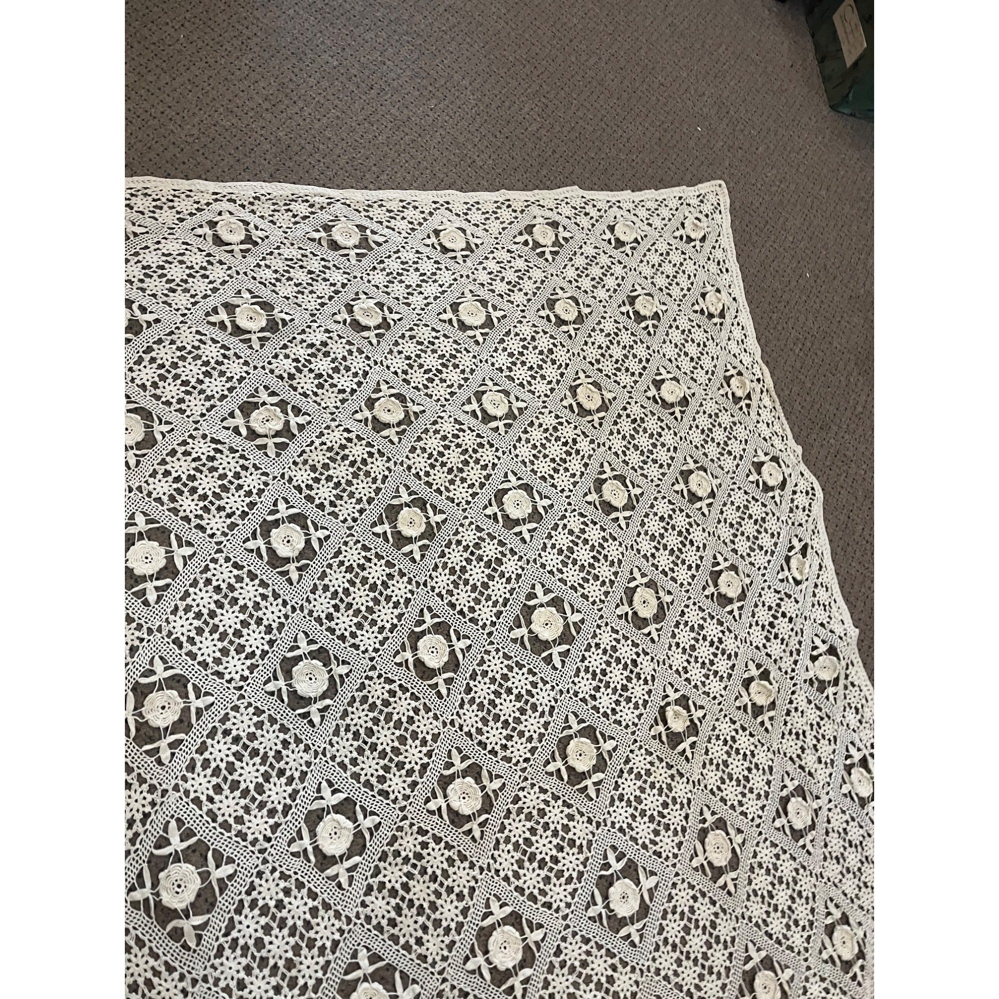 Vintage Hand Stitched Embroidered Floral Bed Coverlet Or Table Cloth 60"x68"
