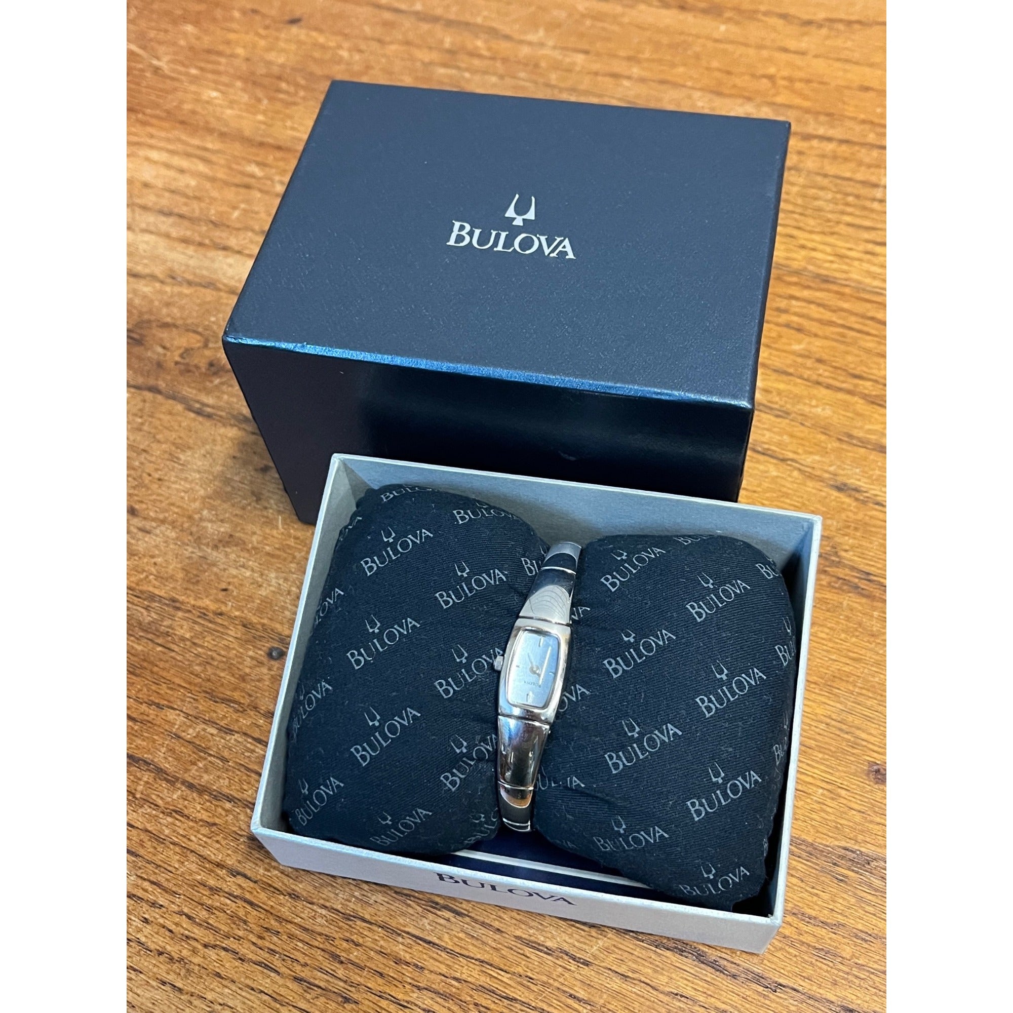 Bulova Petite Women's Silver Tone Watch Thin Bracelet Strap - Parts/Repair
