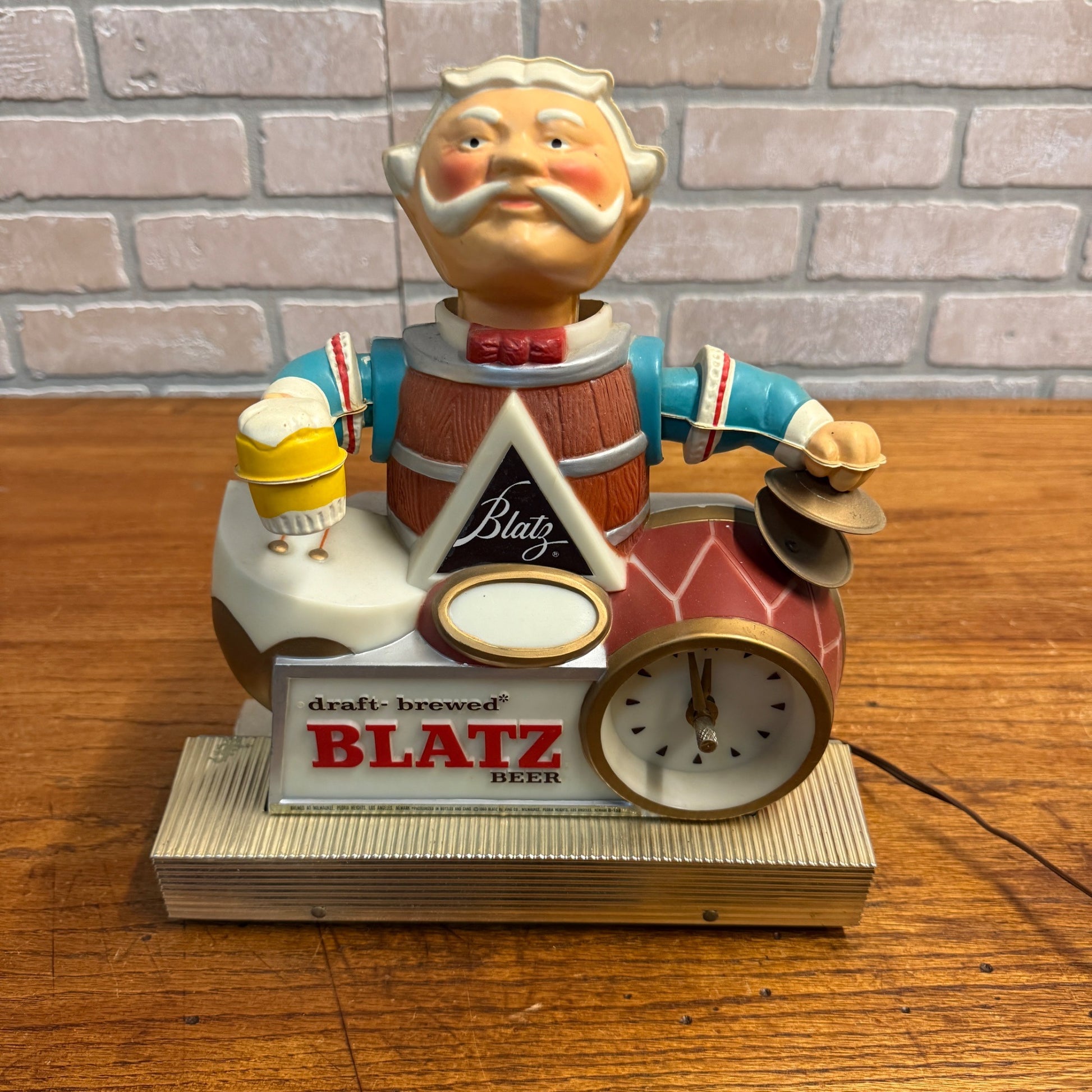 Vintage 1960s Blatz Beer Lighted Motion Clock Sign Nodder Plastic
