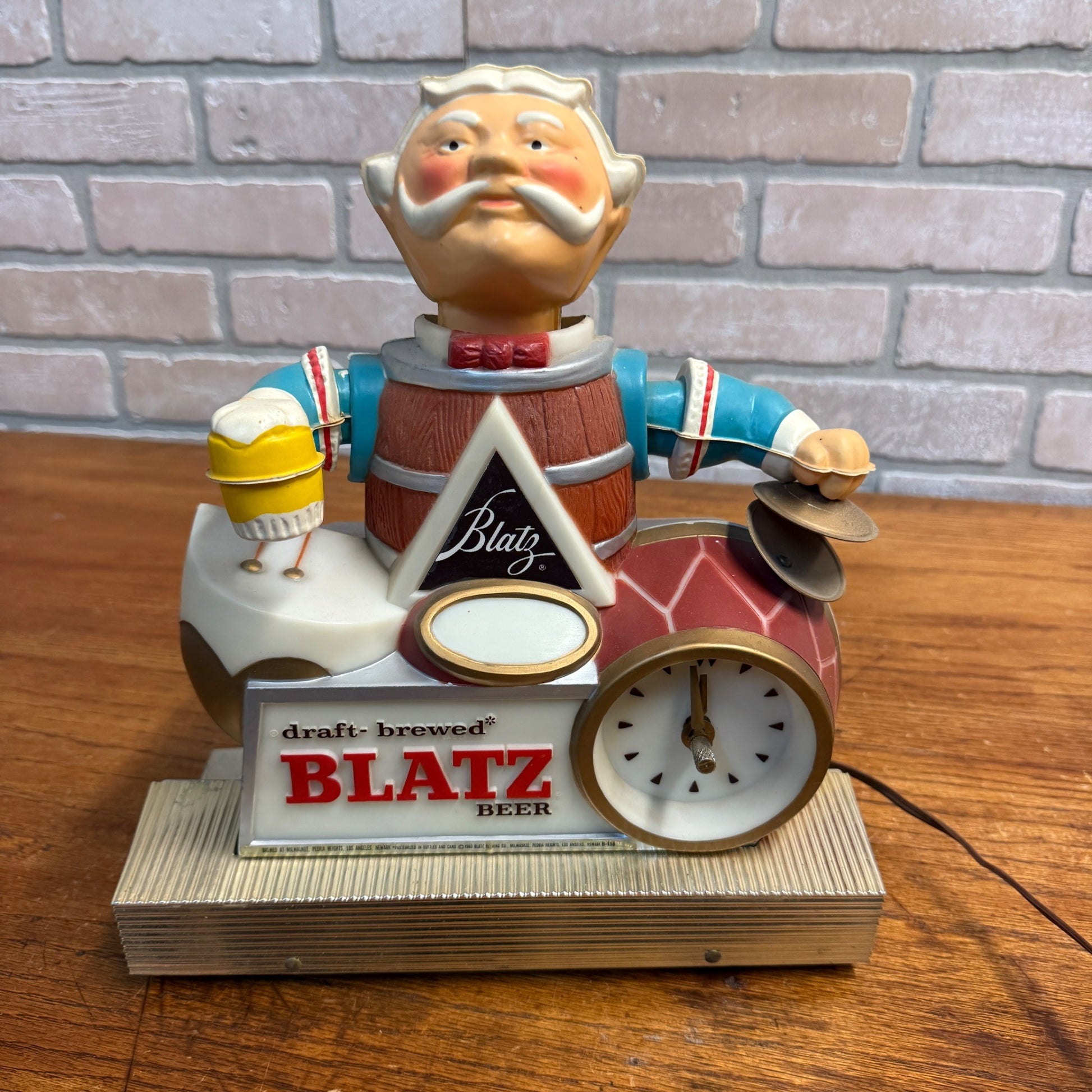 Vintage 1960s Blatz Beer Lighted Motion Clock Sign Nodder Plastic