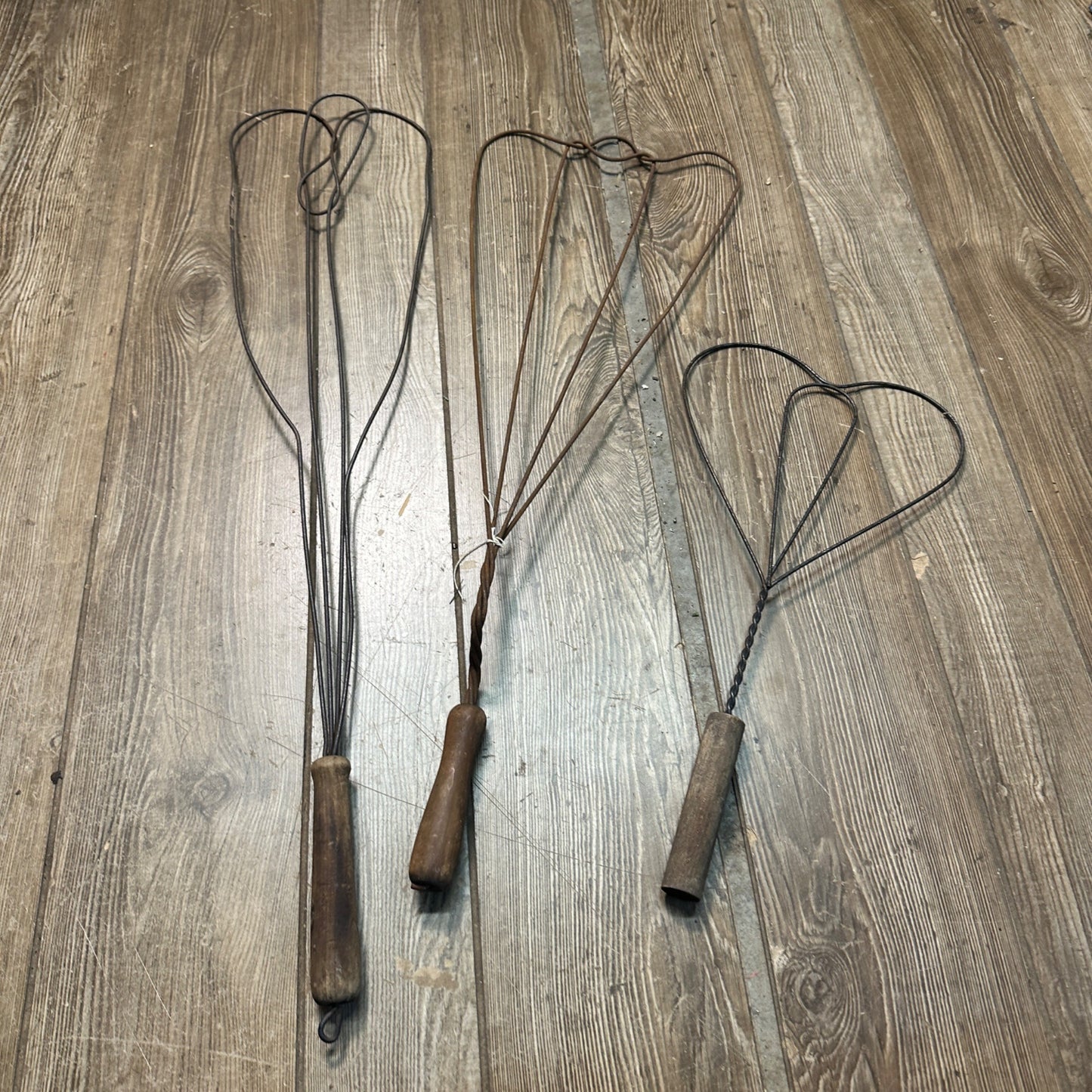 (3) Antique Primitive Wire Rug Beaters Tools Rustic Farmhouse Clothes