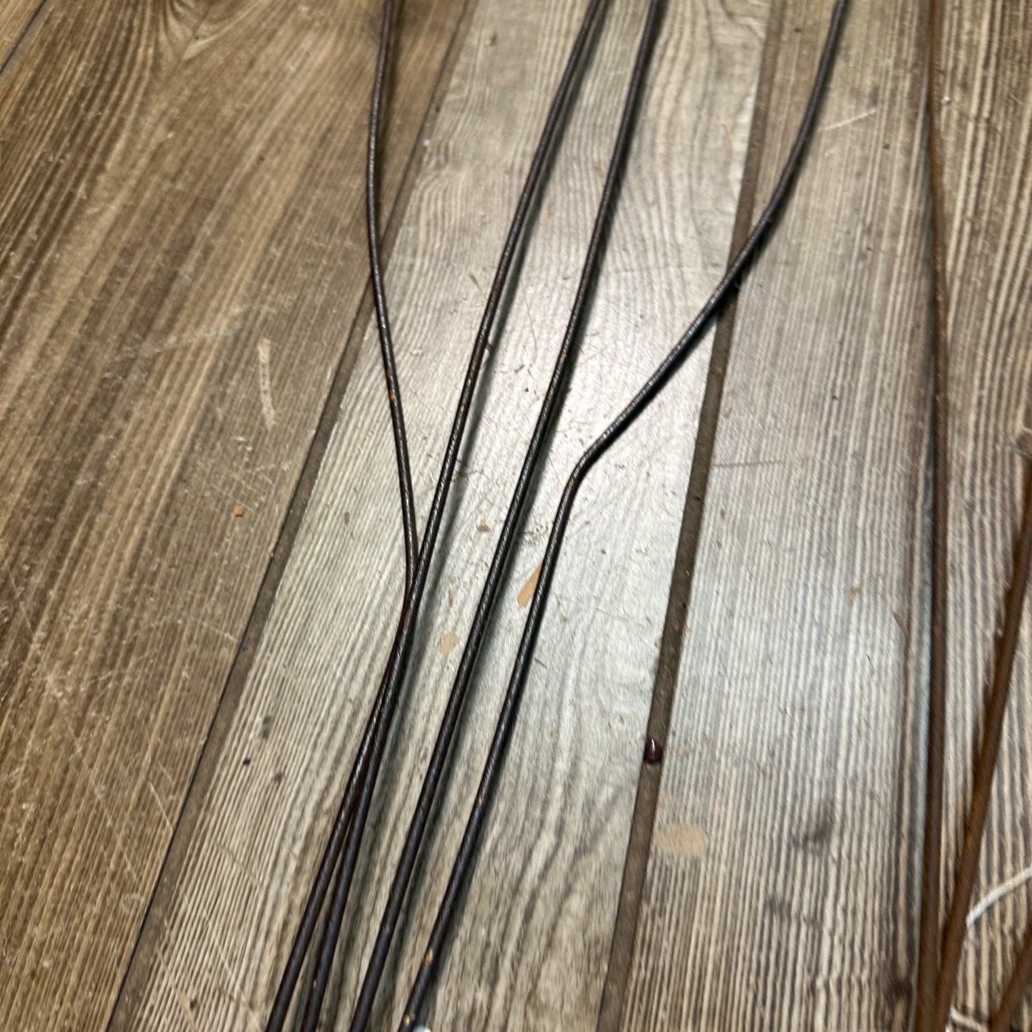 (3) Antique Primitive Wire Rug Beaters Tools Rustic Farmhouse Clothes