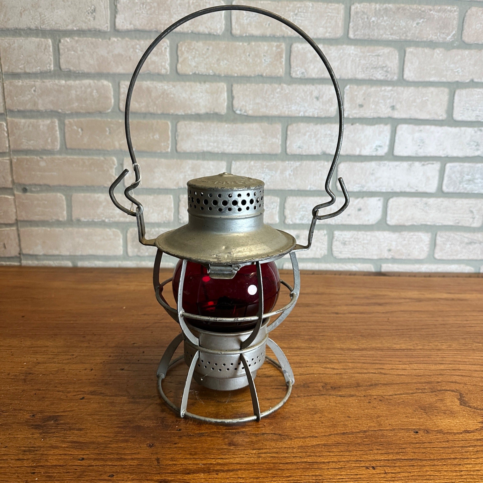 New York Central System NYCS Railroad Dressel Kerosene Lantern Red Globe