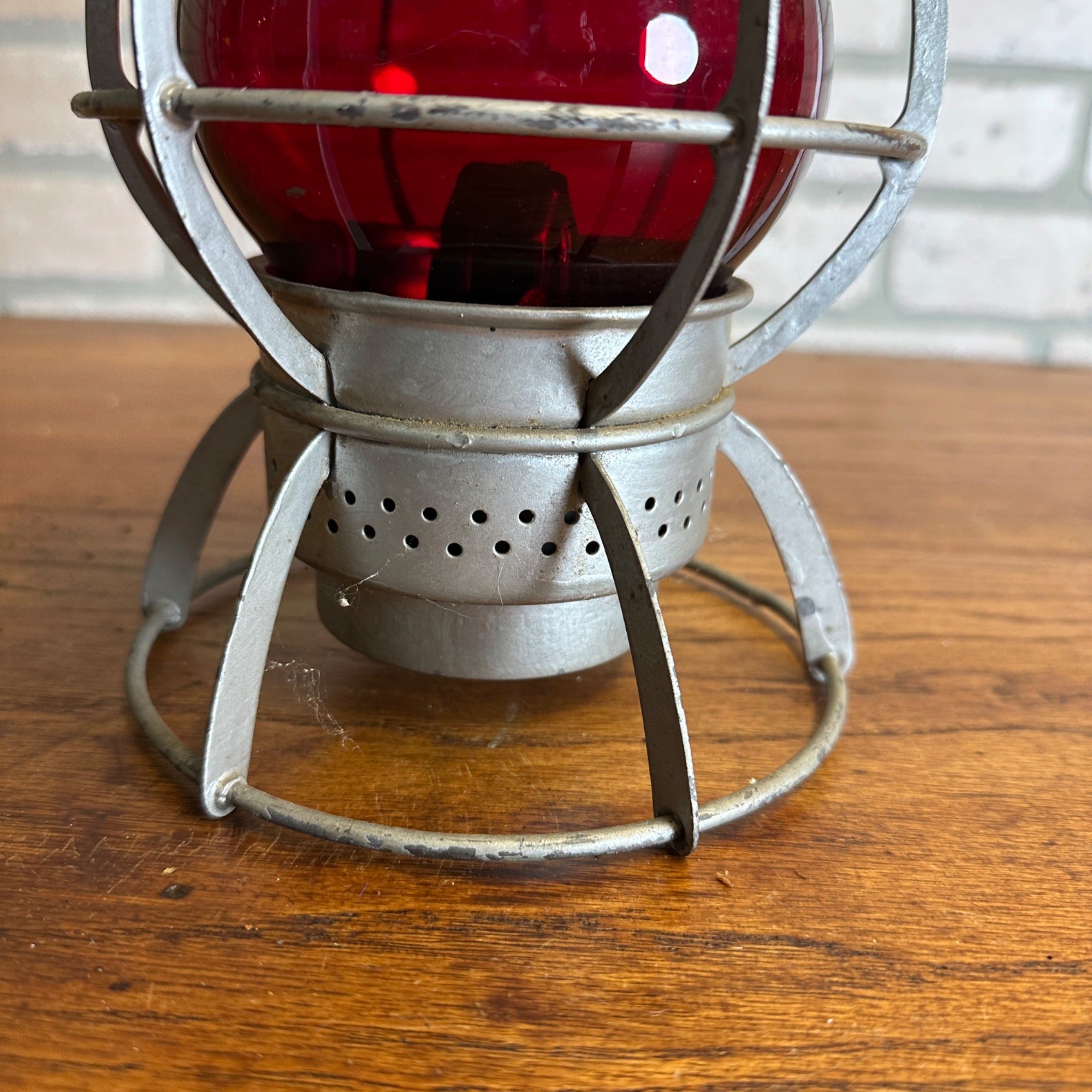 New York Central System NYCS Railroad Dressel Kerosene Lantern Red Globe