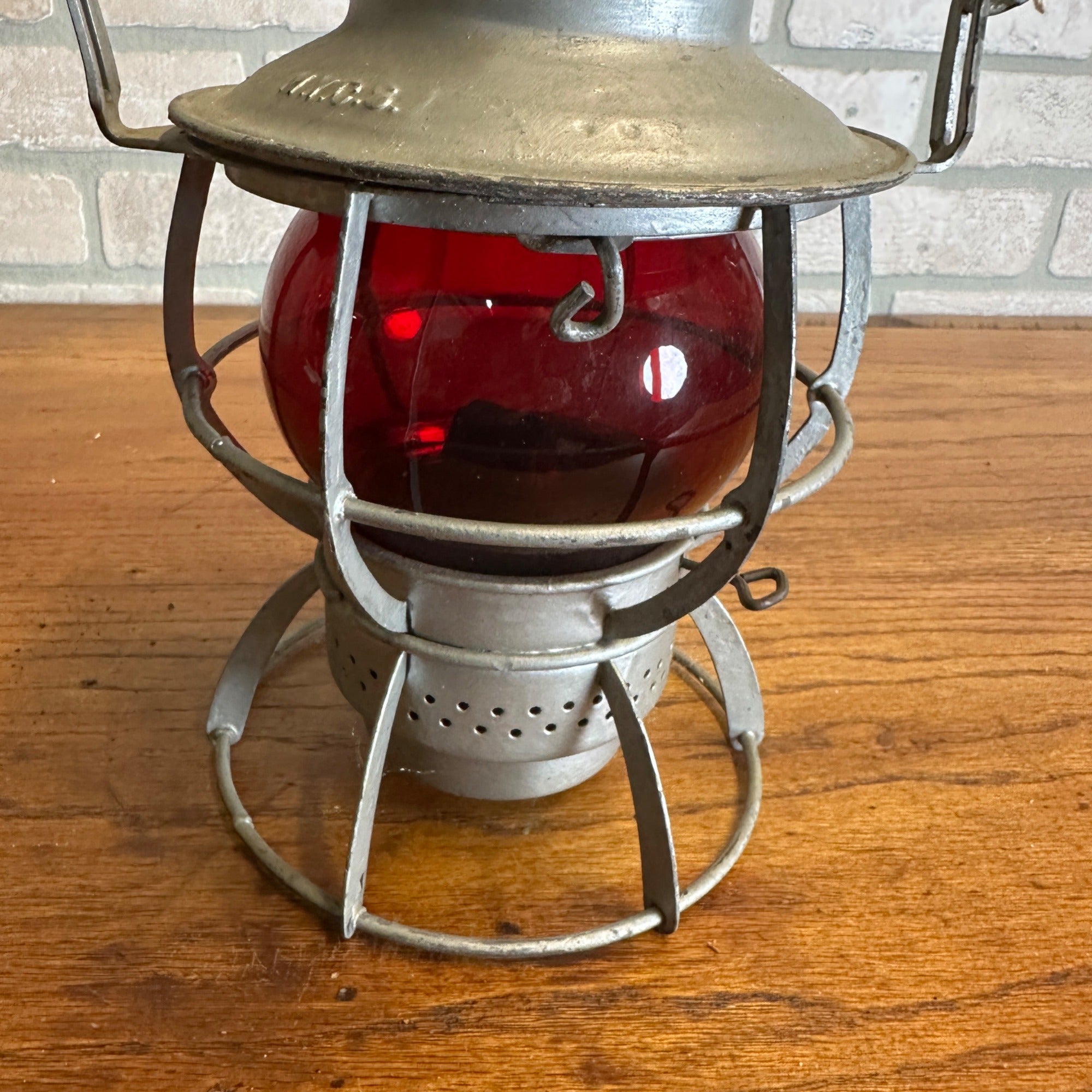 New York Central System NYCS Railroad Dressel Kerosene Lantern Red Globe
