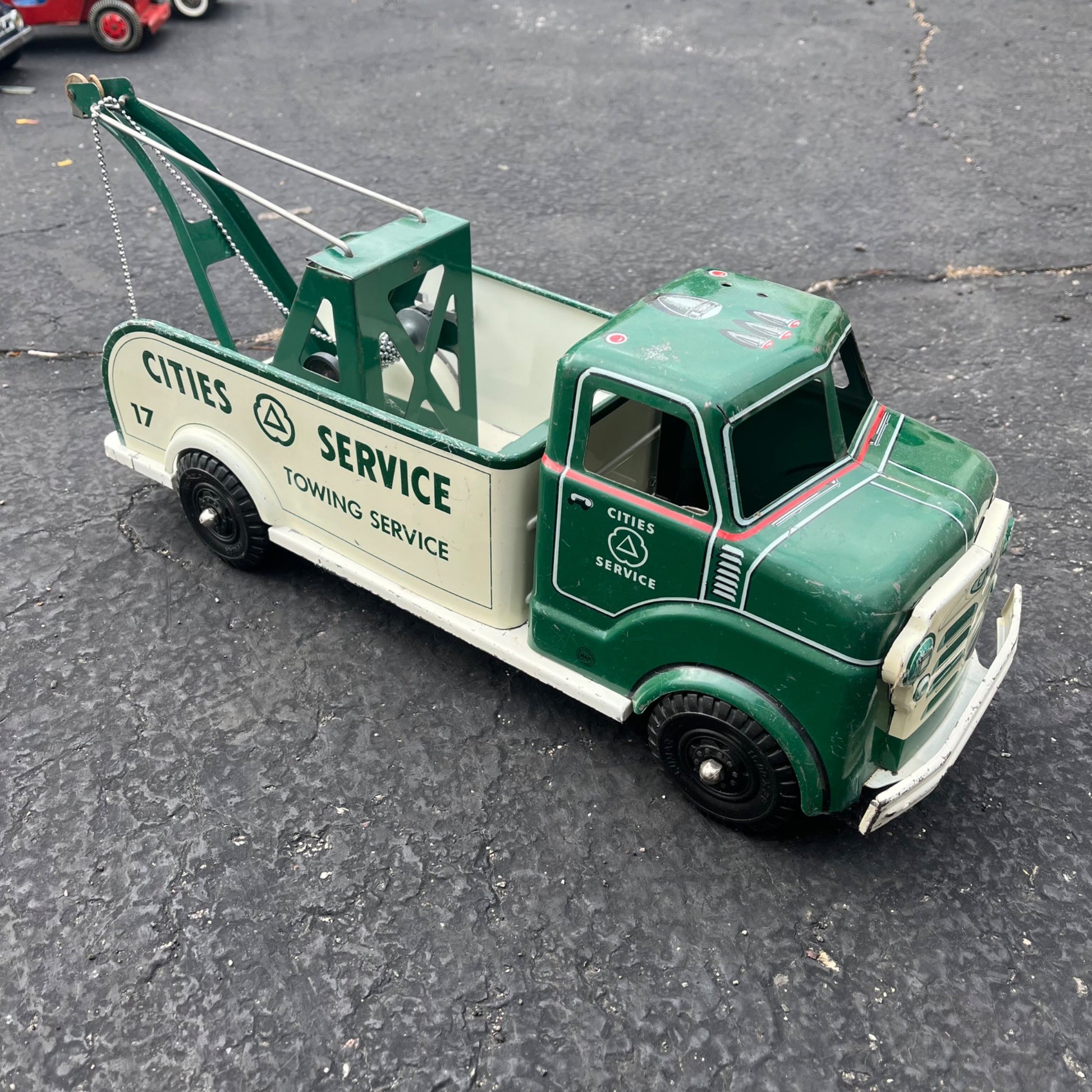 Vintage 1950s Marx Lumar Cities Services Tow Truck Pressed Steel Toy