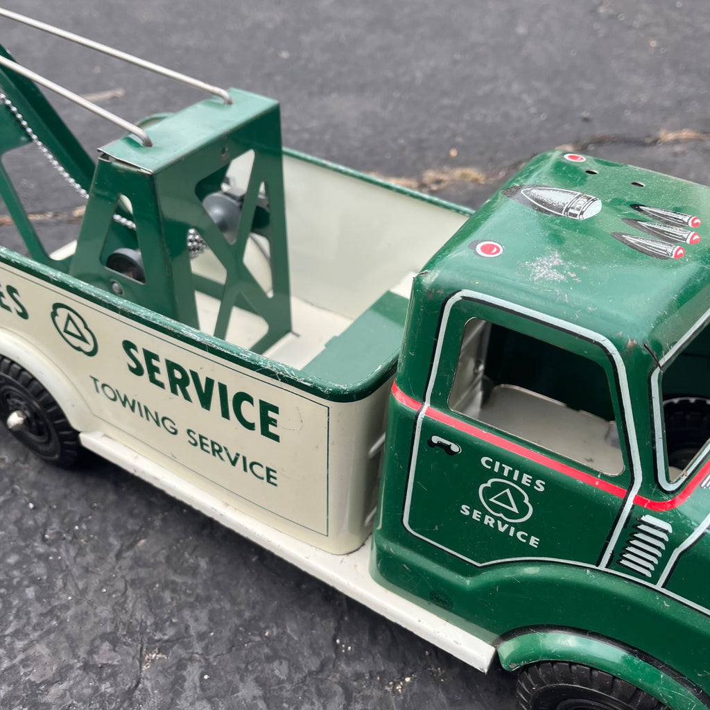 Vintage 1950s Marx Lumar Cities Services Tow Truck Pressed Steel Toy