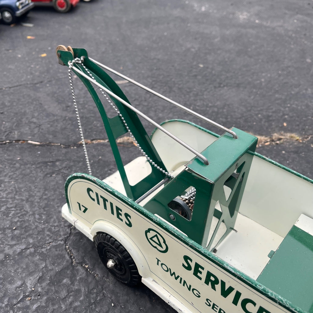 Vintage 1950s Marx Lumar Cities Services Tow Truck Pressed Steel Toy