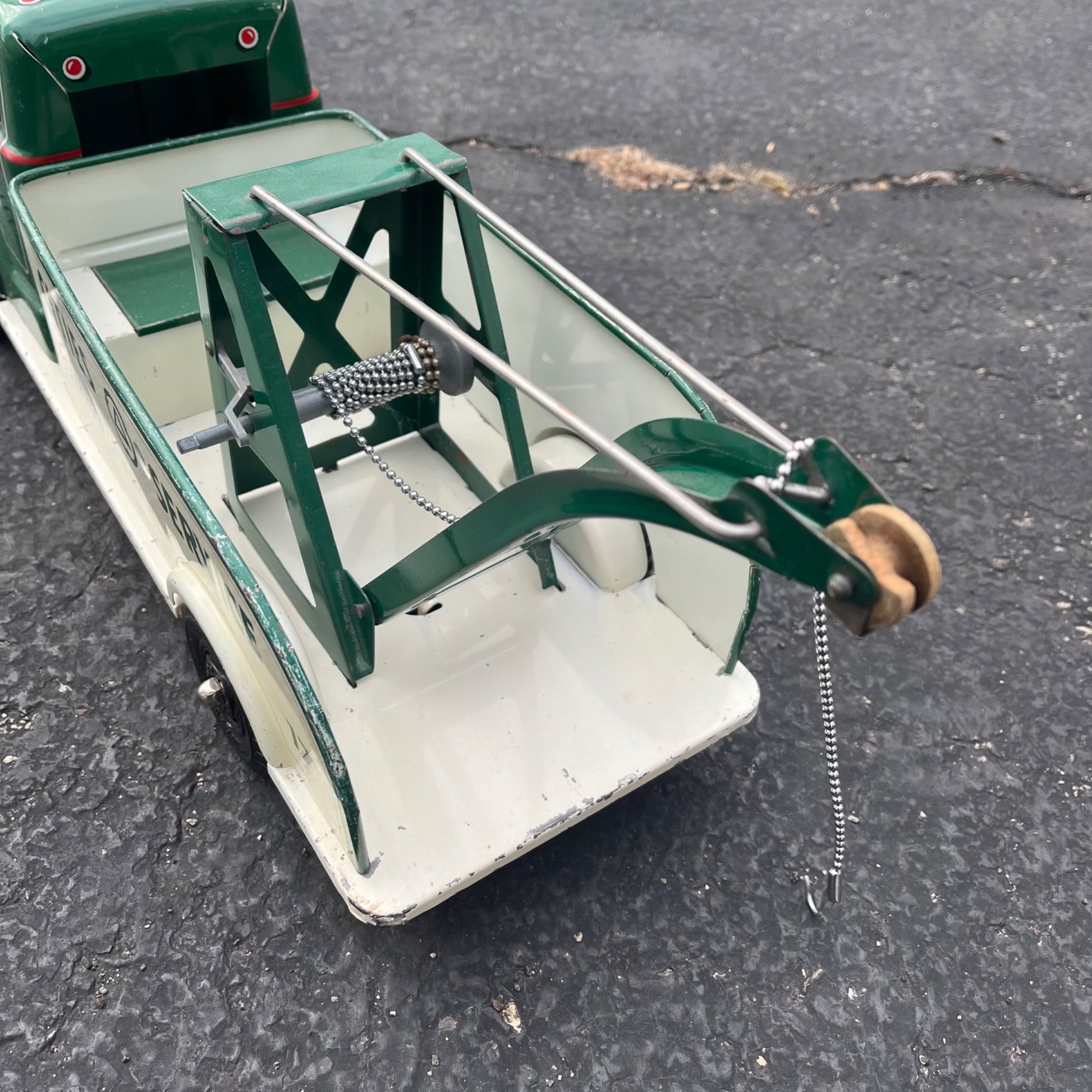 Vintage 1950s Marx Lumar Cities Services Tow Truck Pressed Steel Toy