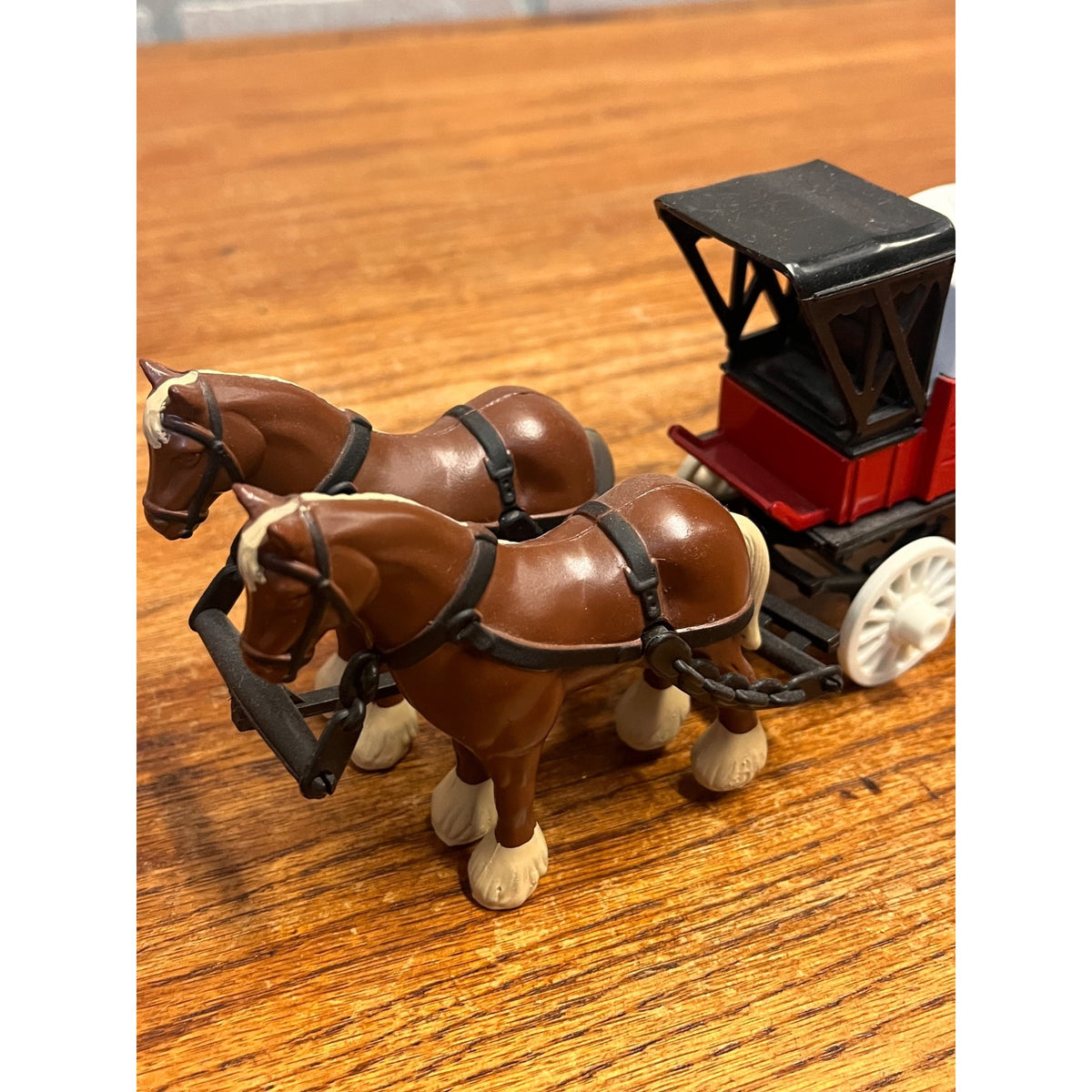 Ertl Leinenkugel Brewery Horse Drawn Delivery Wagon 1/30 Scale Diecast Coin Bank