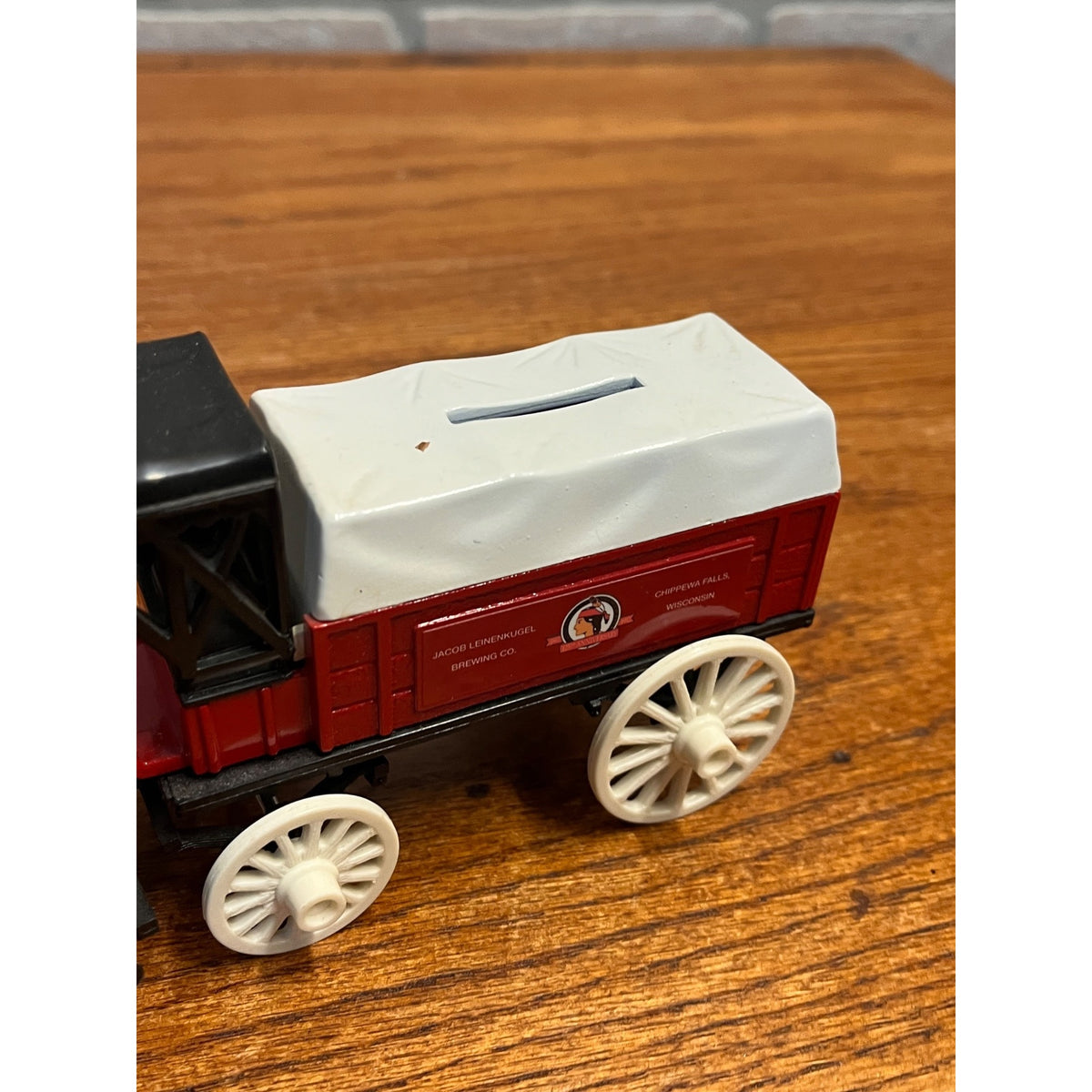 Ertl Leinenkugel Brewery Horse Drawn Delivery Wagon 1/30 Scale Diecast Coin Bank
