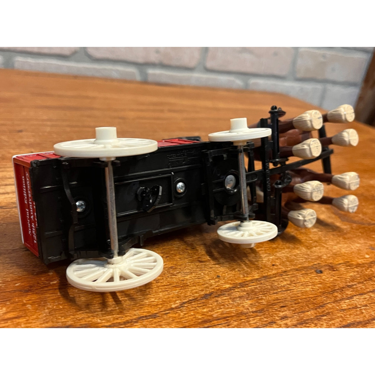 Ertl Leinenkugel Brewery Horse Drawn Delivery Wagon 1/30 Scale Diecast Coin Bank