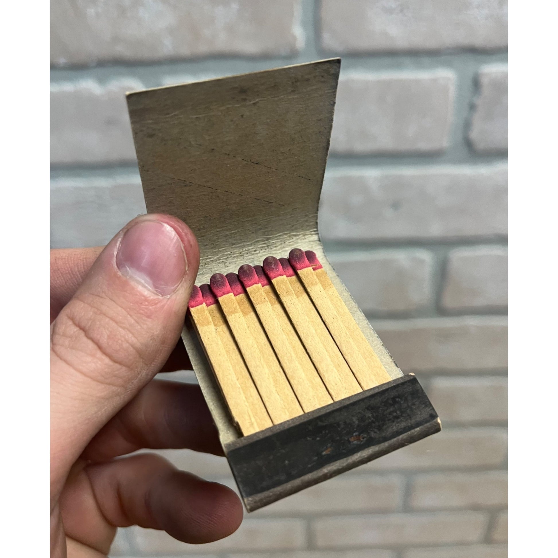 Vintage Gilley's Bar Tavern Rhinelander Wisconsin Full Unused Matchbook