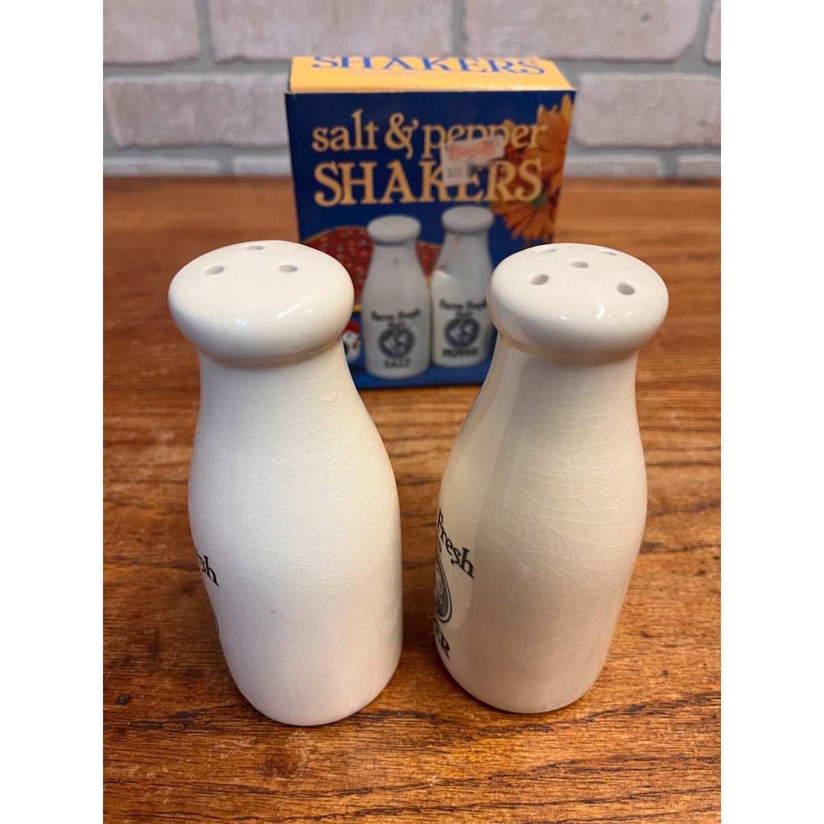 Vintage Westwood Import Company Farm Fresh Ceramic Bottle Salt and Pepper Shakers Rooster Design Hayward, CA 1982 NOS