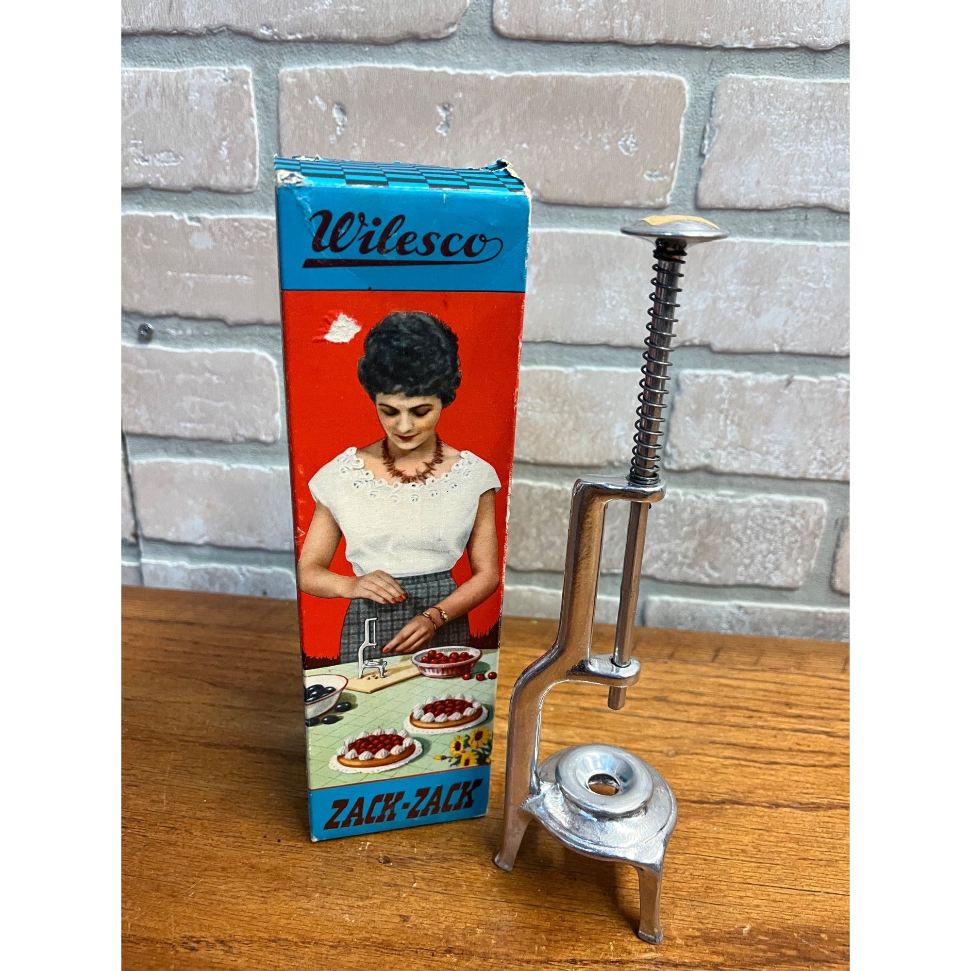 Vintage Wilesco Zack-Zack Metal Stoner Pitter Fruit Cherry Plum In Box
