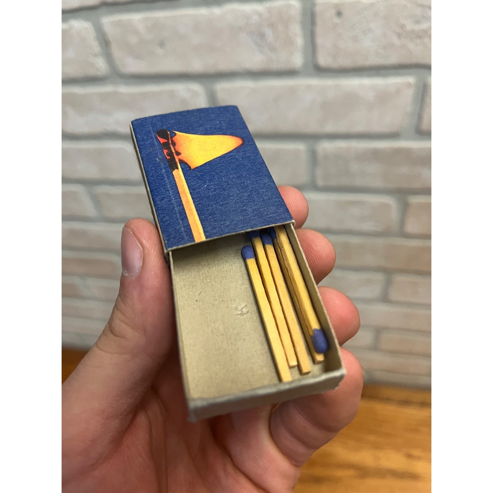 VINTAGE STRIKE ANYWHERE FLAME BOX OHIO BLUE TIP MATCHES 2"x1.5" BOX