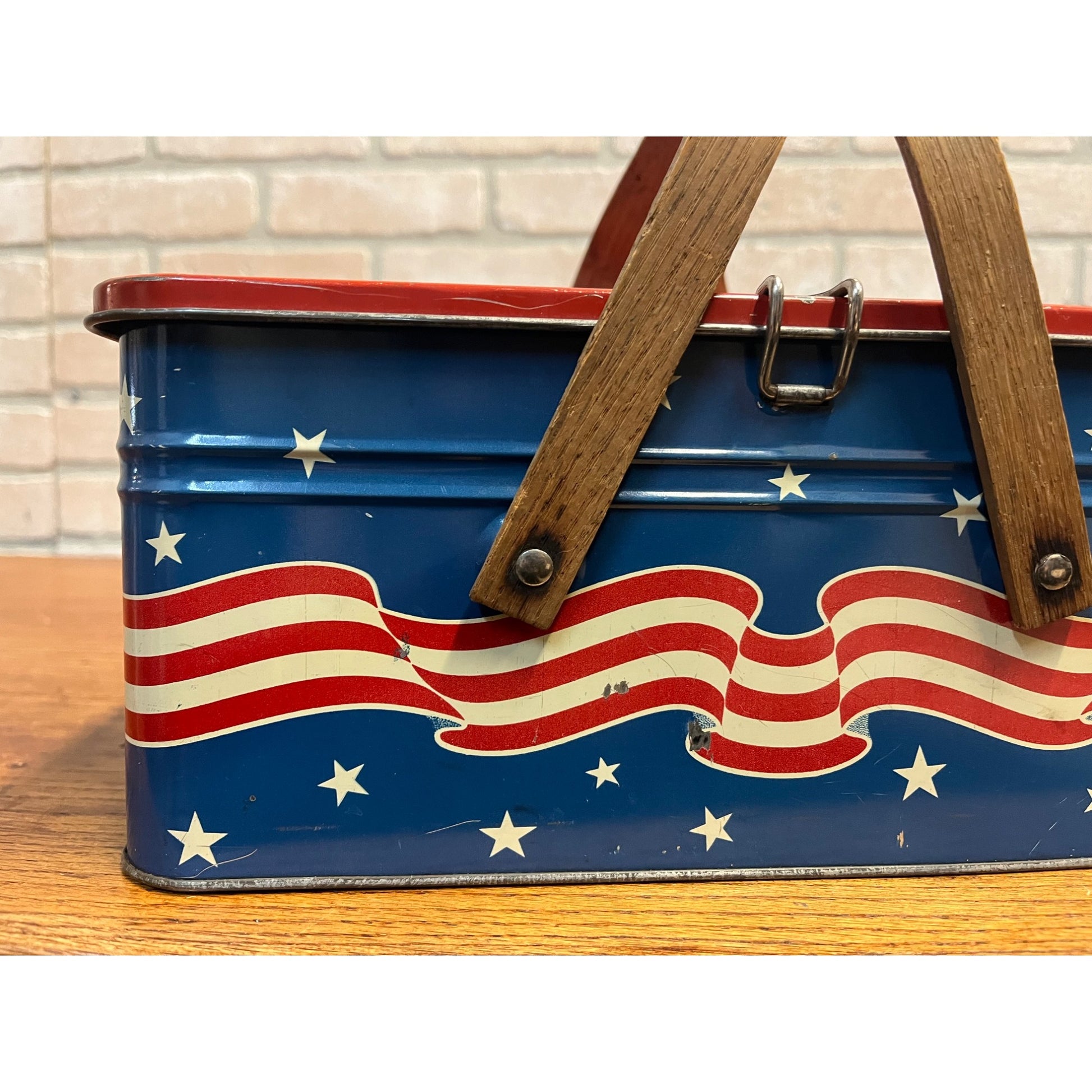 Rare Vintage Golden Cookies Patriotic Red White Blue Picnic Tin Watertown MA