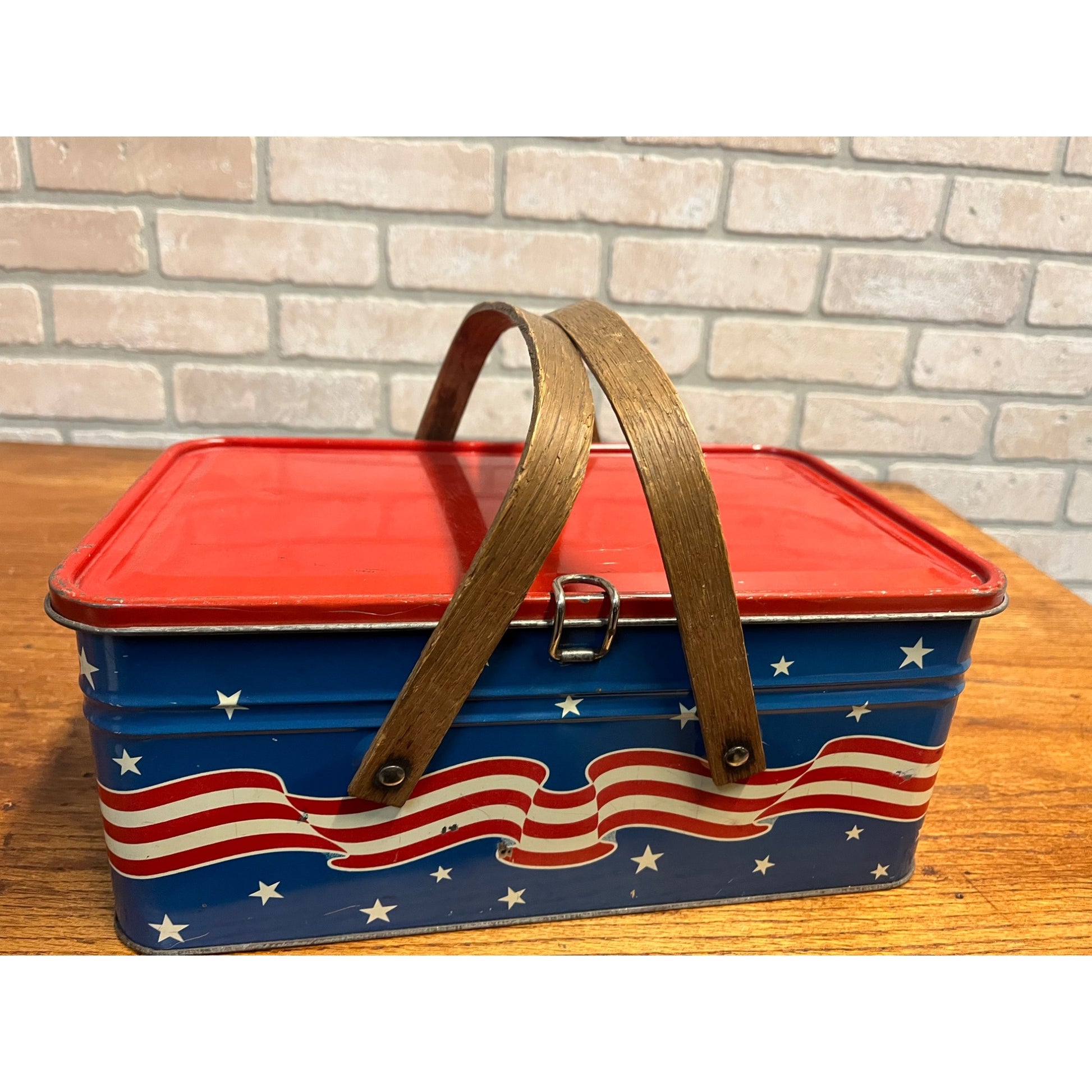 Rare Vintage Golden Cookies Patriotic Red White Blue Picnic Tin Watertown MA
