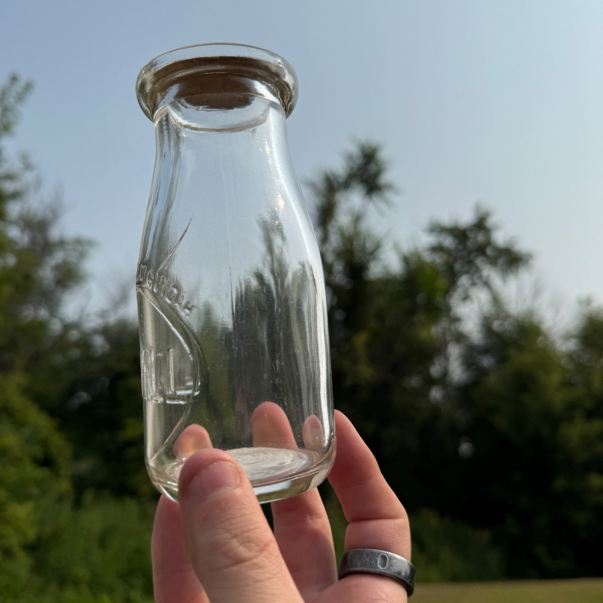 Vintage Half Pint Milk Bottle Log Mill Dairy Eau Claire Wisconsin Wis