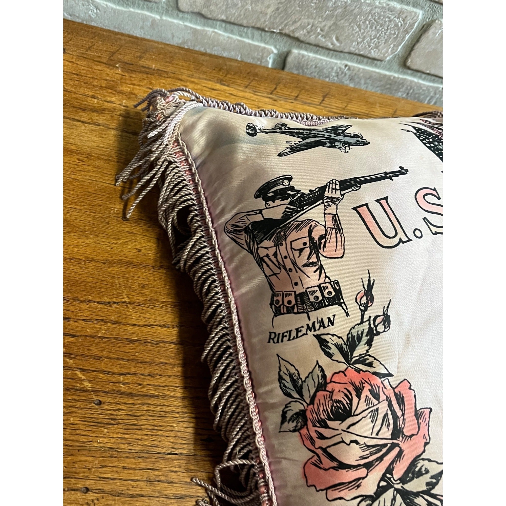 WWII US Army Fort Lewis WA Sweetheart Silk Pillow Case Home Front Souvenir 1940s