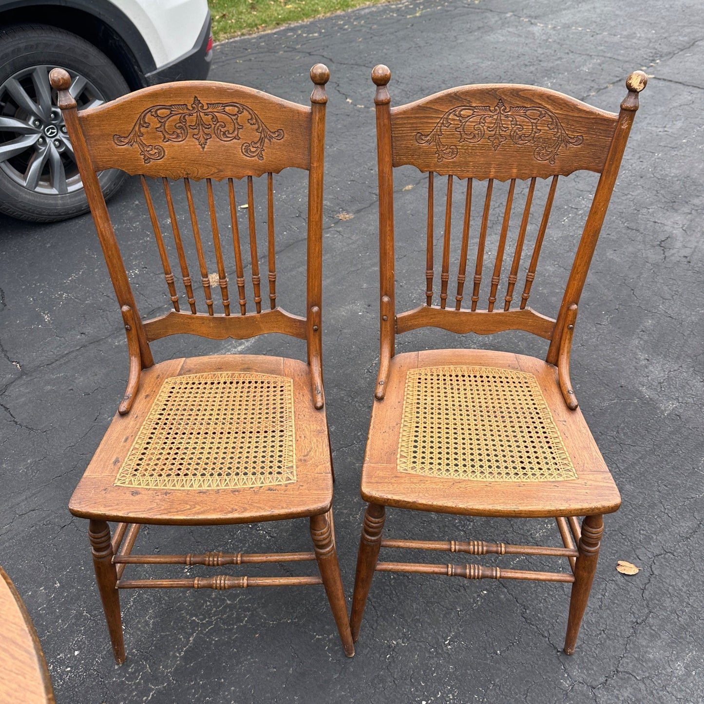 Vintage Round Oak Wooden Table w/ Cane Chairs