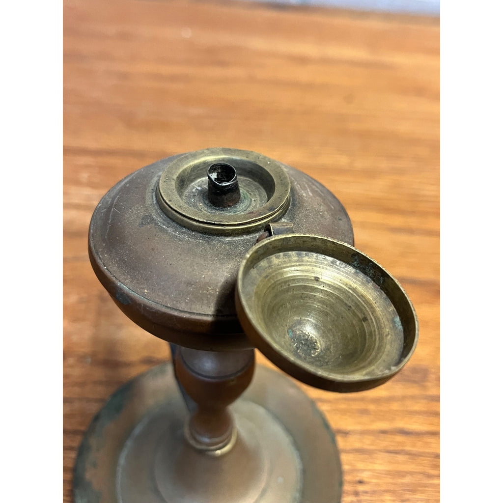Early Antique 19th c. Brass Whale Oil Ship's Lamp Light 6"