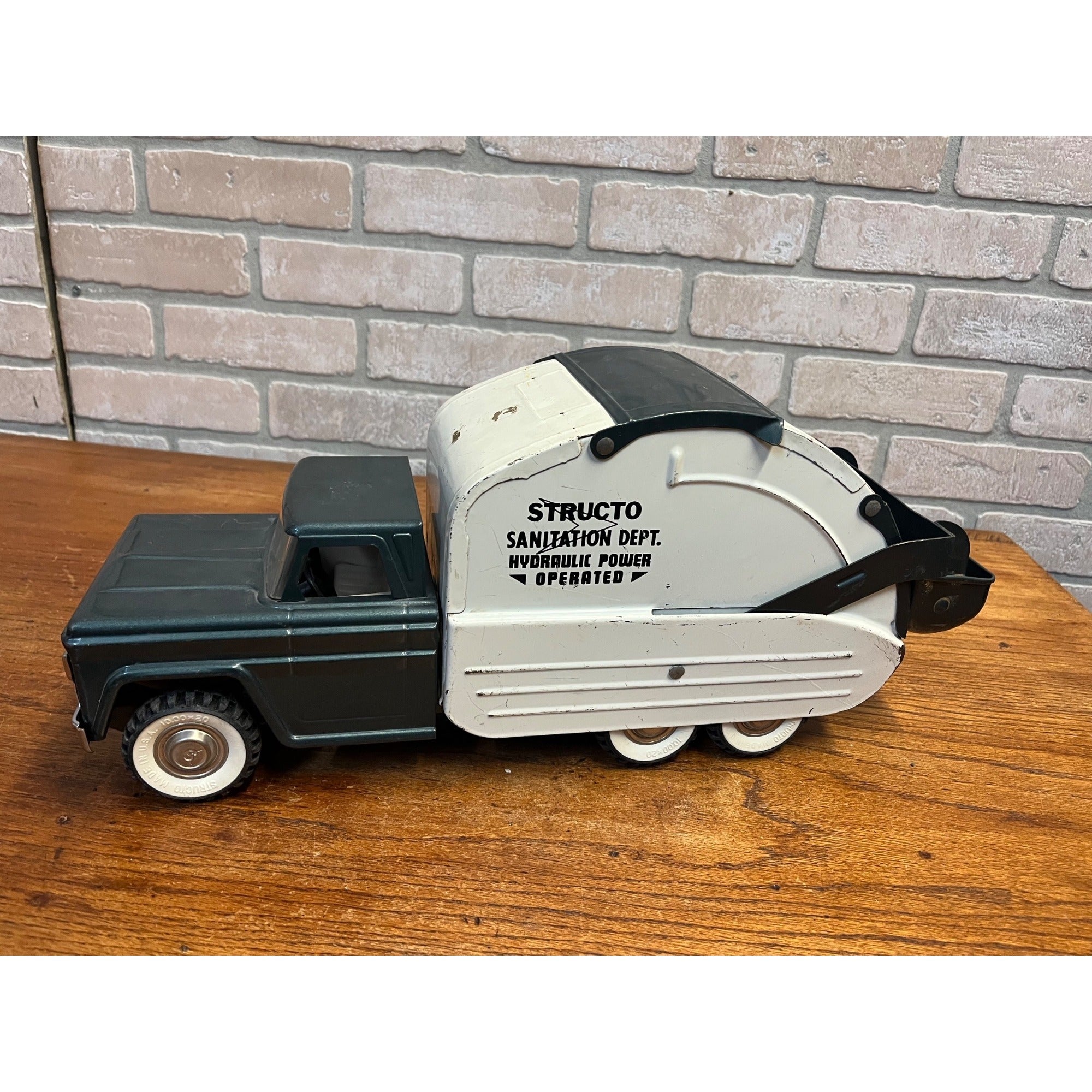Vintage Structo Sanitation Dept. Pressed Steel Garbage Waste Truck Toy