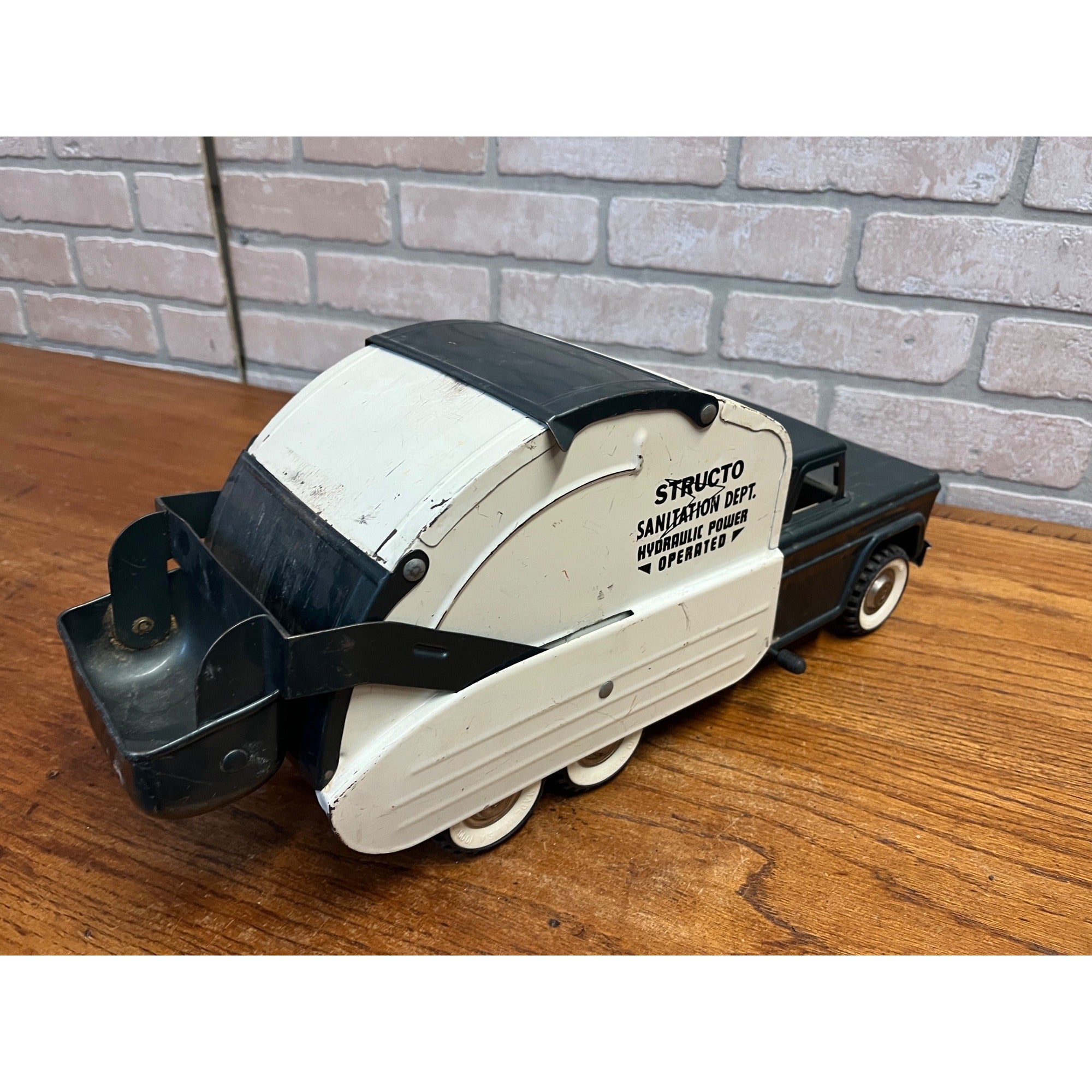 Vintage Structo Sanitation Dept. Pressed Steel Garbage Waste Truck Toy