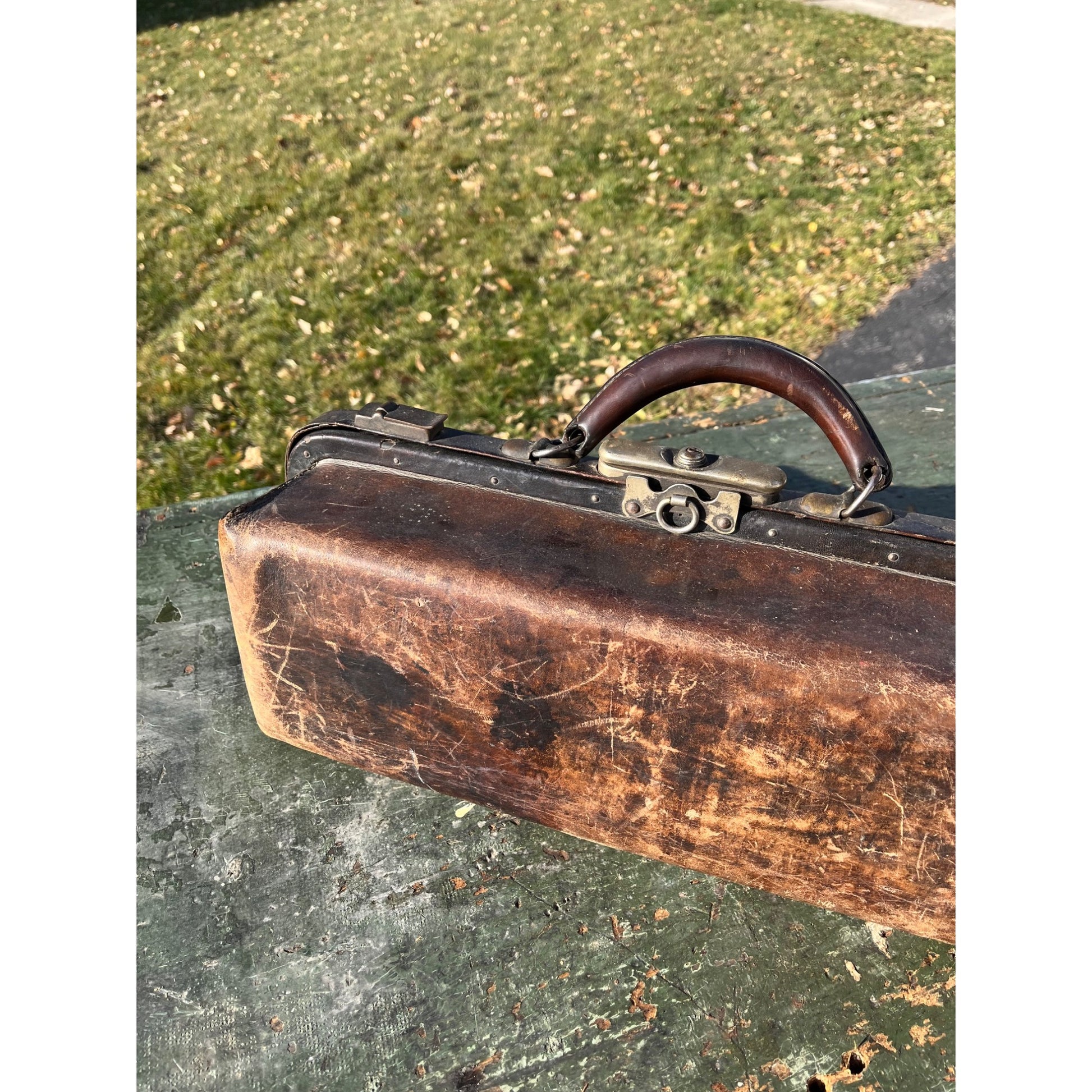 Antique Traveling Veterarian Doctor Leather Apothecary Bag  w/ Glass Bottles