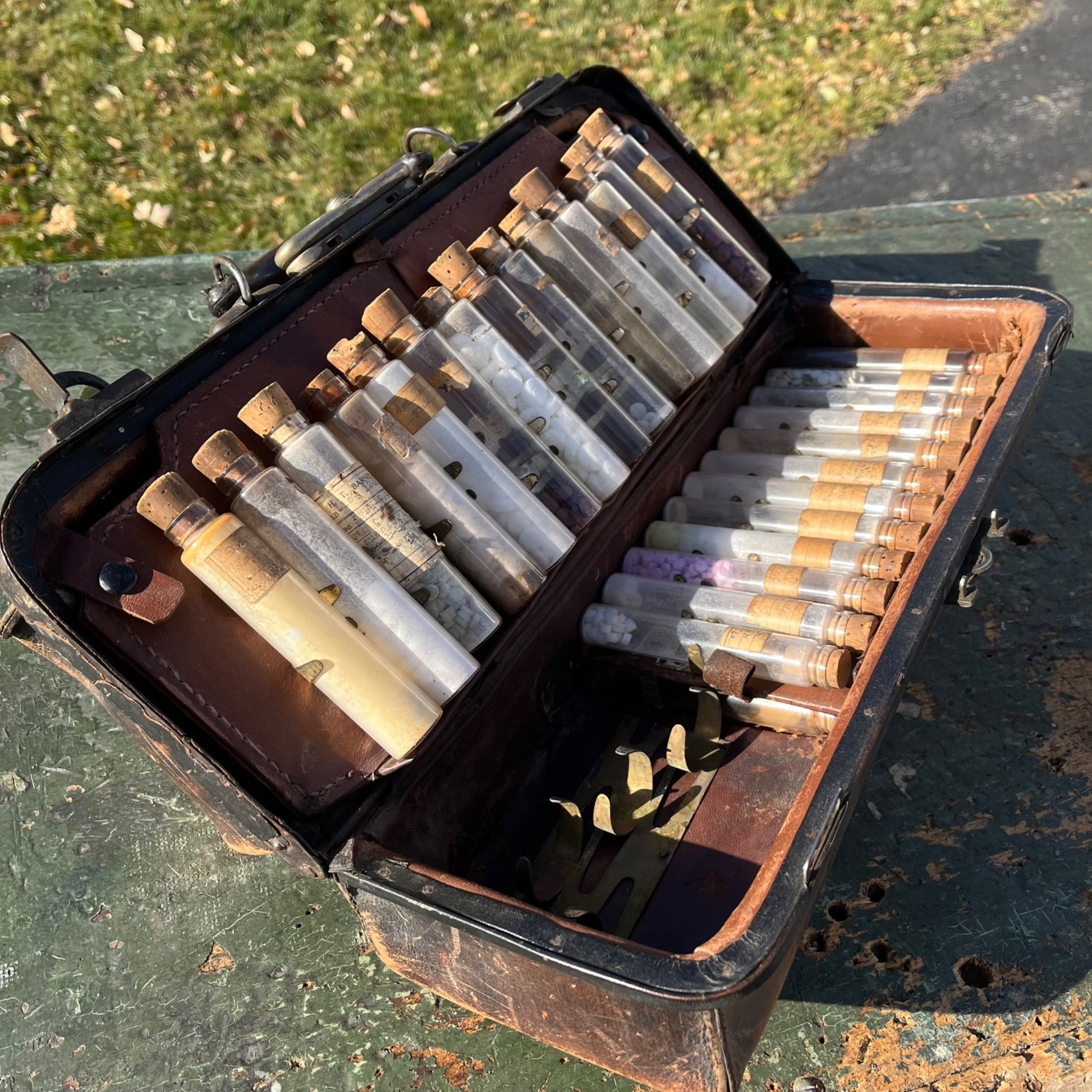 Antique Traveling Veterarian Doctor Leather Apothecary Bag  w/ Glass Bottles