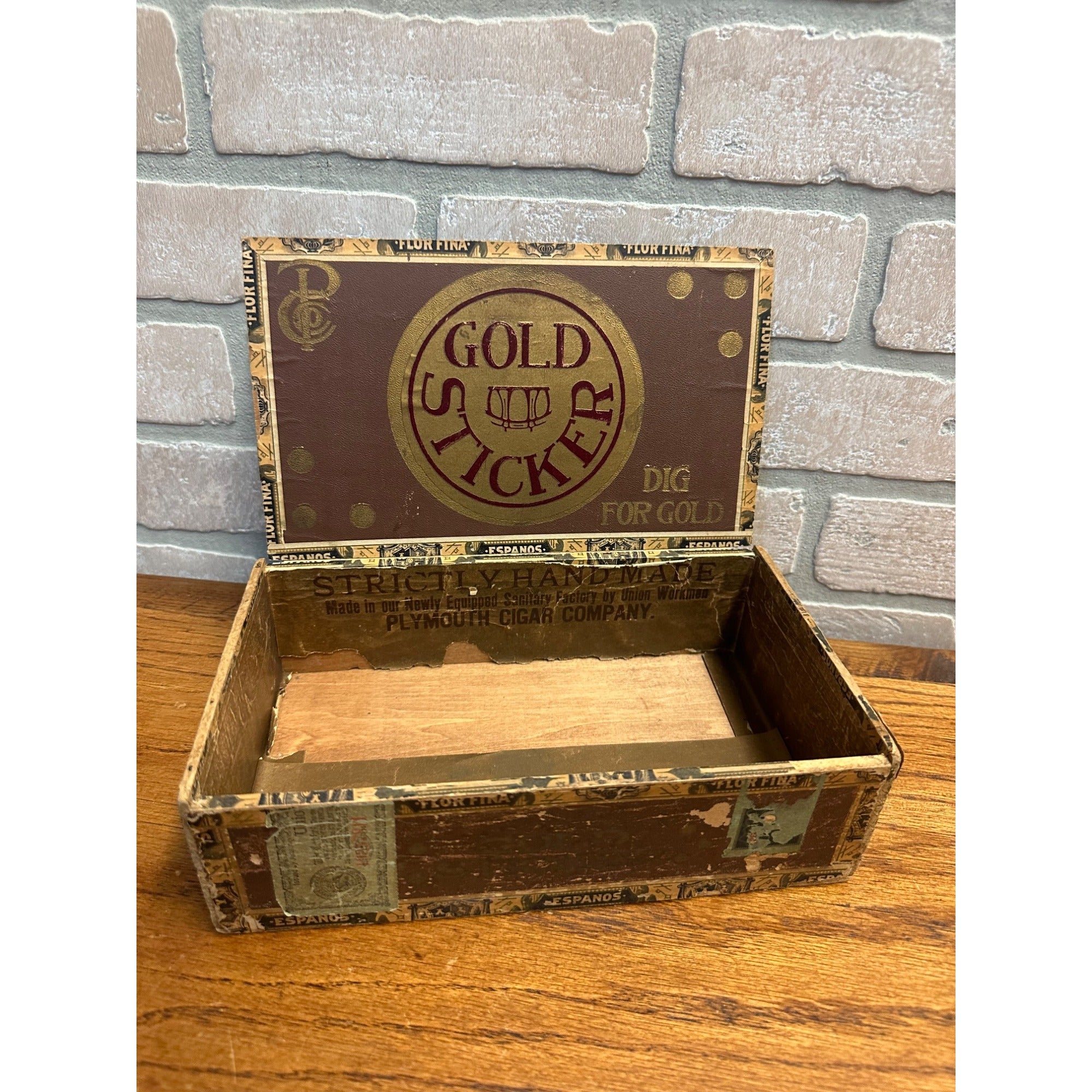 Vintage 1920s Gold Sticker Cigars Plymouth Wisconsin Cigar Co. Wood Box