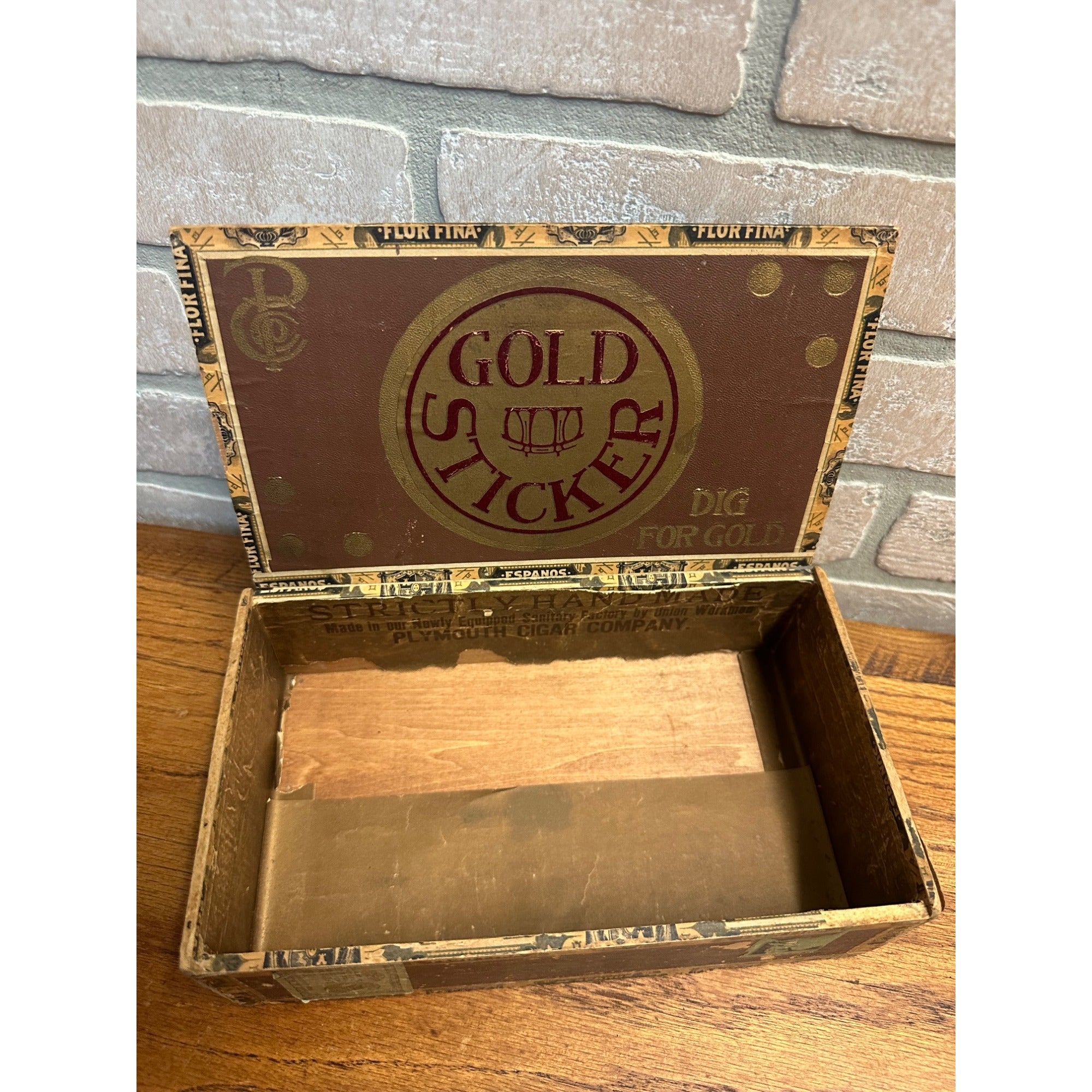 Vintage 1920s Gold Sticker Cigars Plymouth Wisconsin Cigar Co. Wood Box