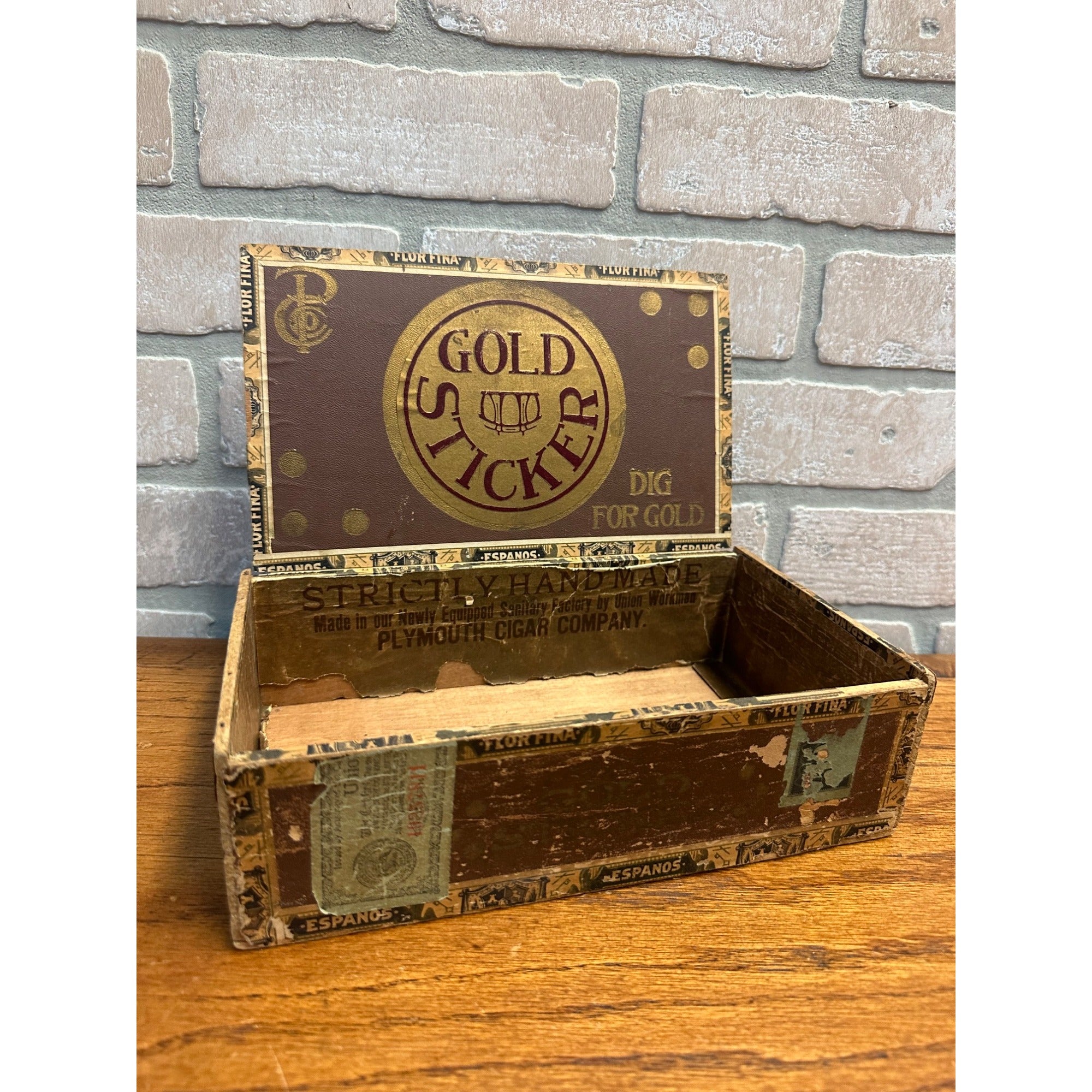 Vintage 1920s Gold Sticker Cigars Plymouth Wisconsin Cigar Co. Wood Box