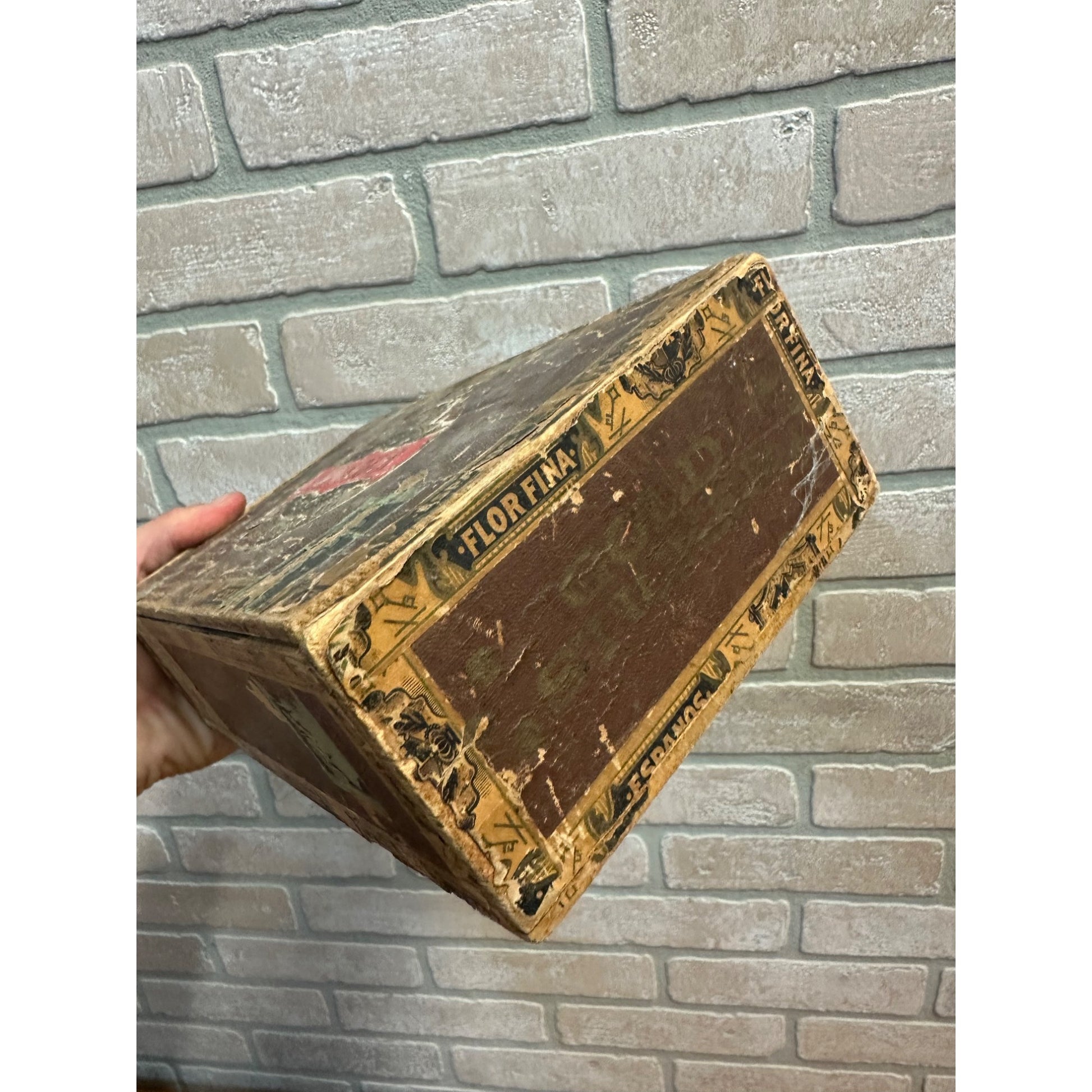 Vintage 1920s Gold Sticker Cigars Plymouth Wisconsin Cigar Co. Wood Box