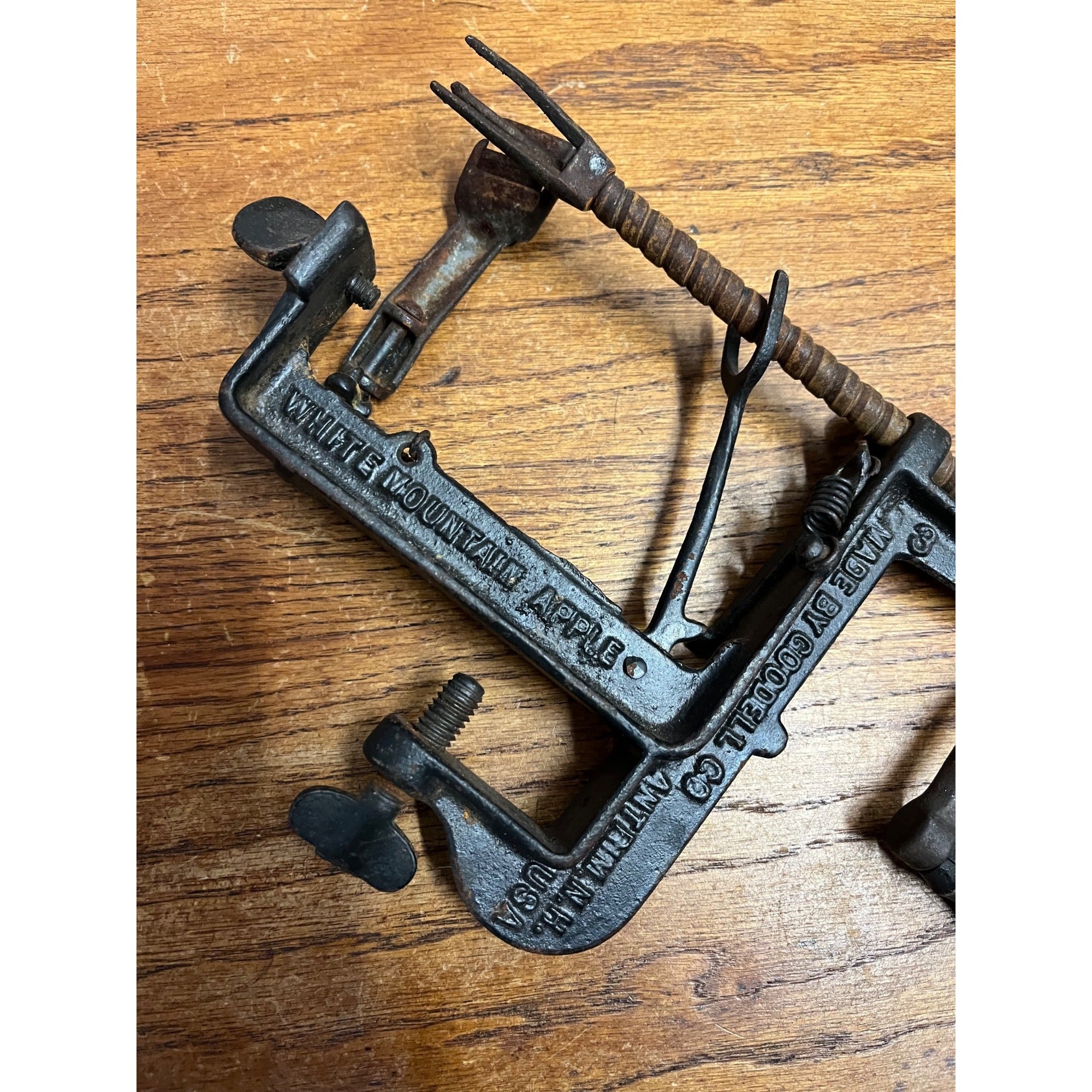 Vintage White Mountain Apple Peeler/ Parer/ Corer/ Slicer/ Rustic, Country Decor